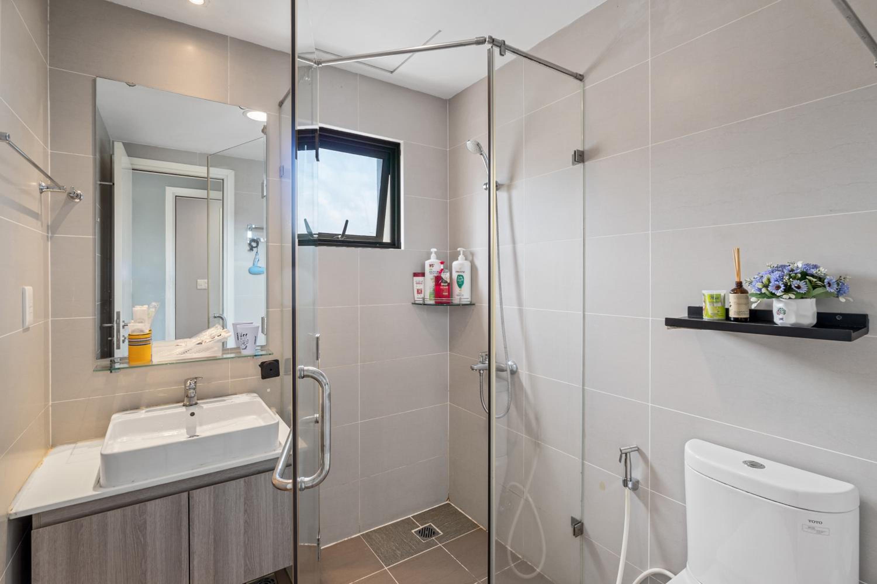 Cozy 2 Bedroom Condo in Masteri Thao Dien, Fully Furnished With Full Amenities