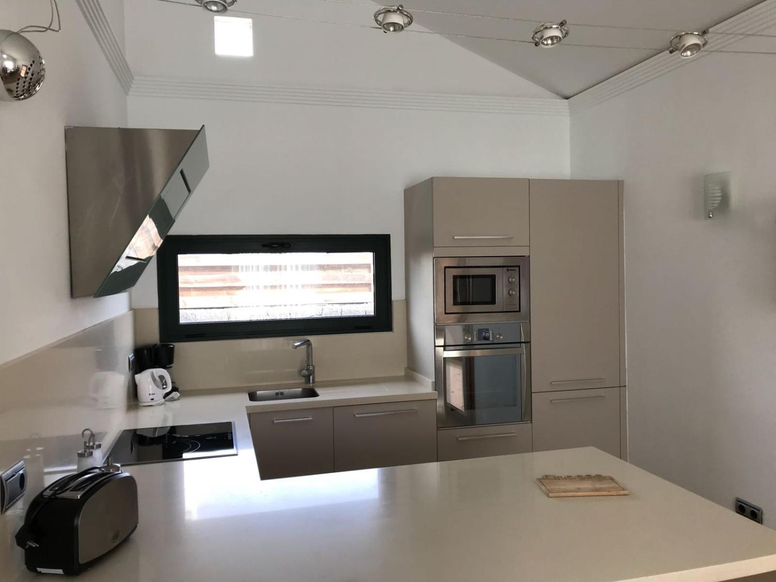 Camelot Holiday Homes by LIVVO view 2