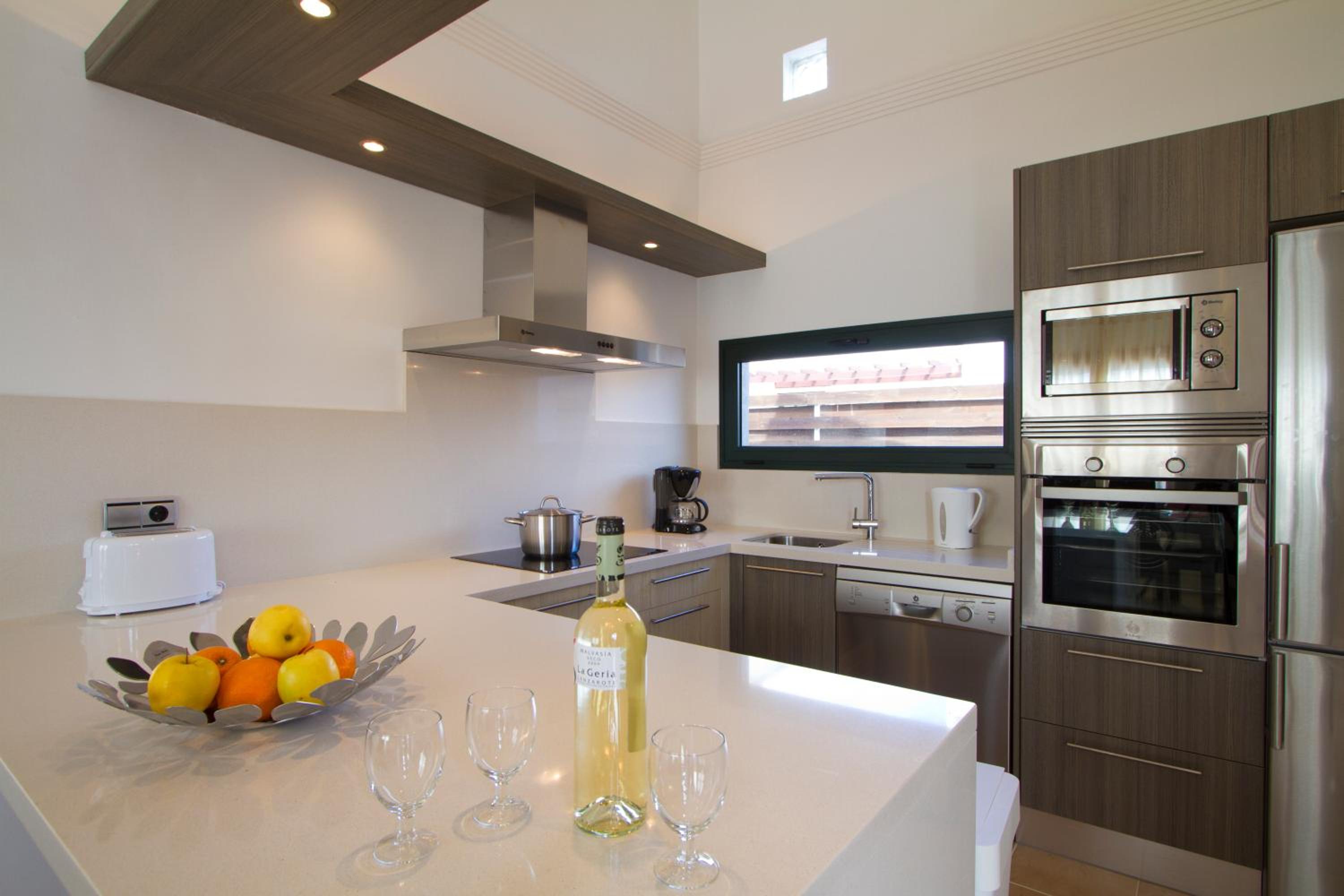 Camelot Holiday Homes by LIVVO view 4