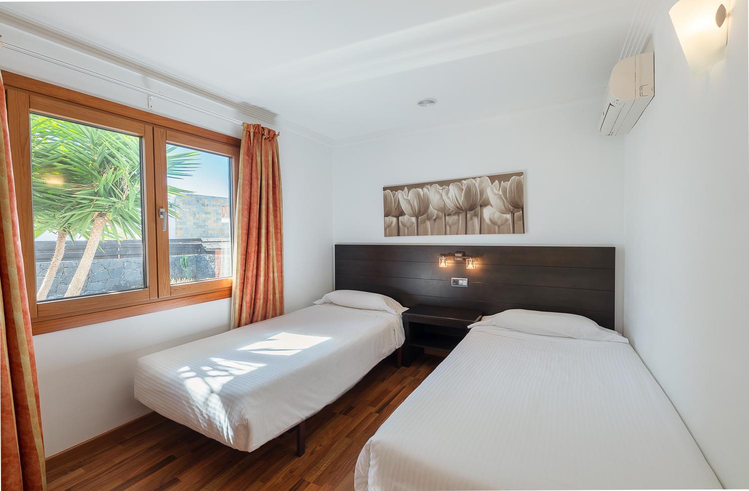 Camelot Holiday Homes by LIVVO view 5