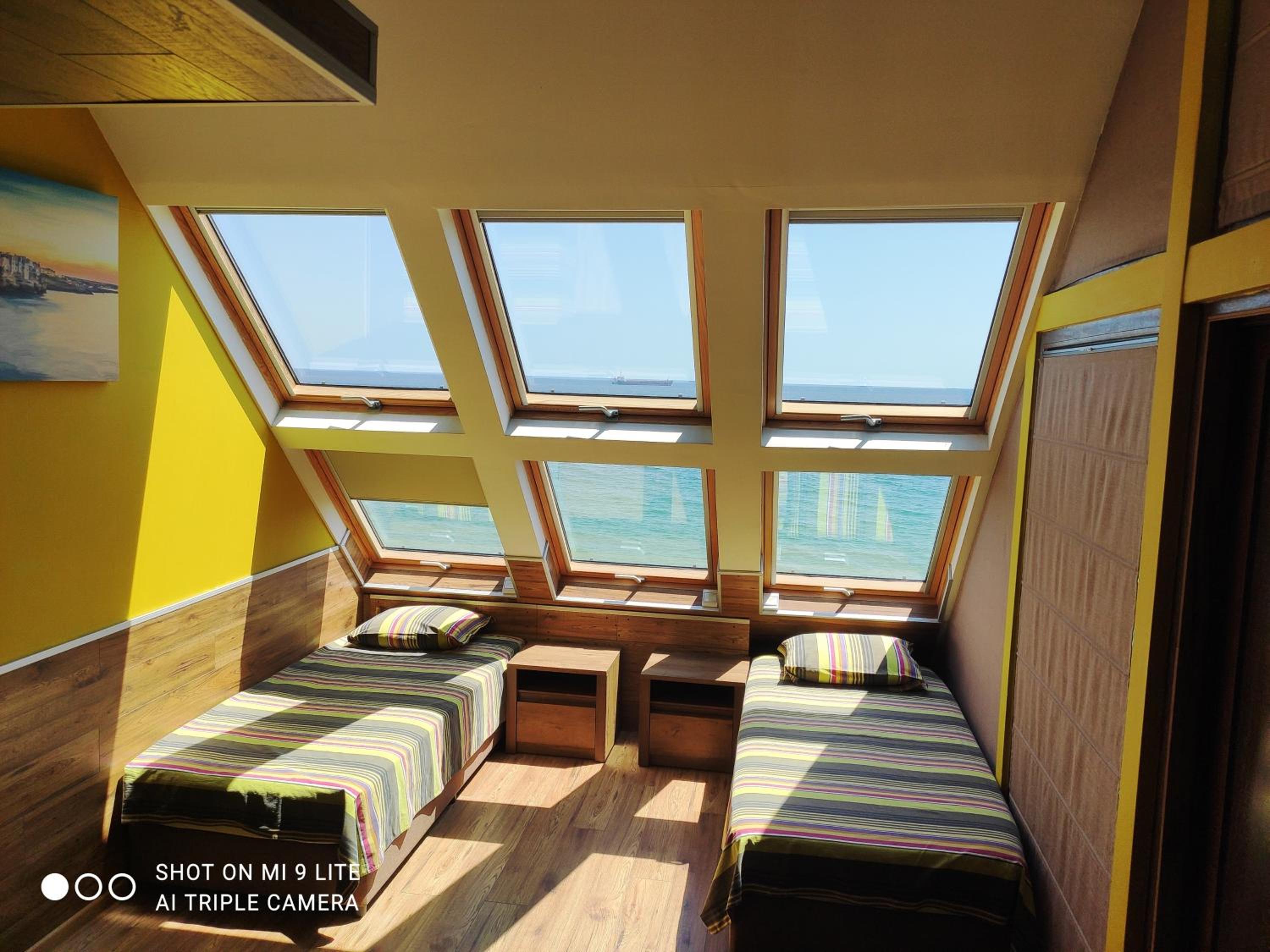 Hemingway rooms in Happy Beach