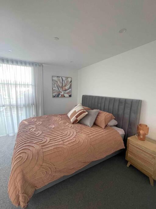 City pad with off street parking