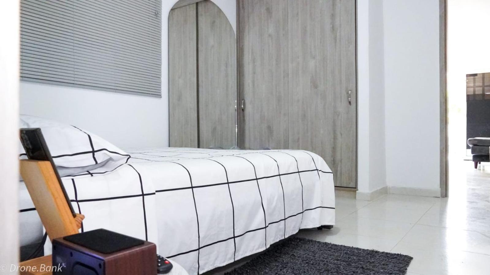 Apartamento céntrico con suave cama y wifi gratuito!