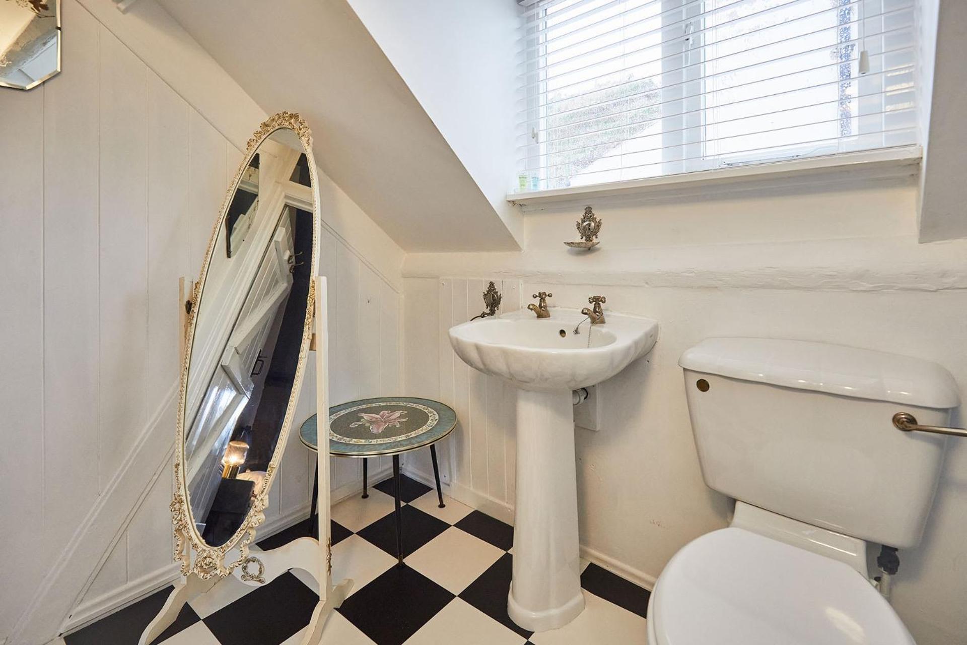 Host & Stay - Dotty's Coastal Retreat