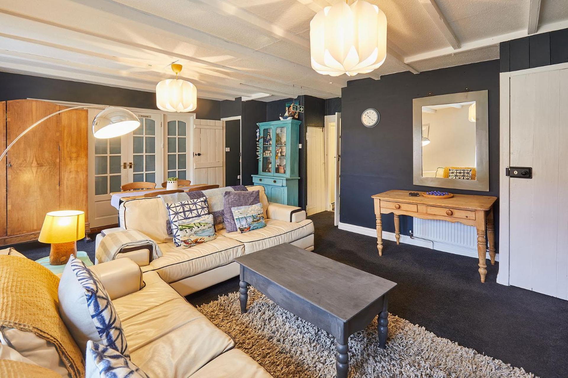 Host & Stay - Dotty's Coastal Retreat