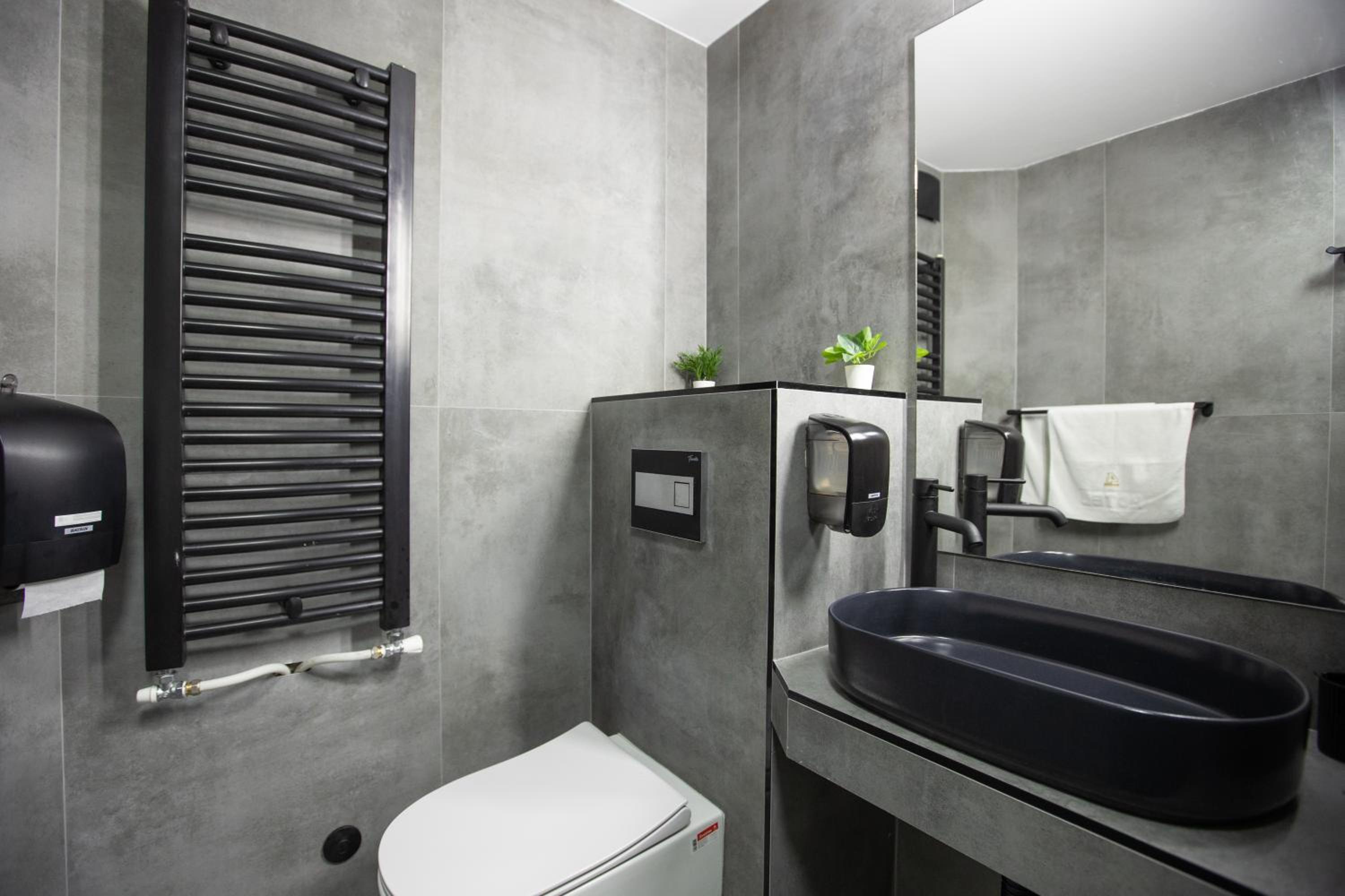 4 Rooms Apartments,free garage parking for motorcycles view 2