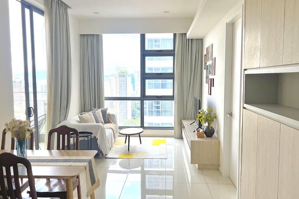 Big Balcony@Bukit Bintang KLCC, Pool, FREE Netflix