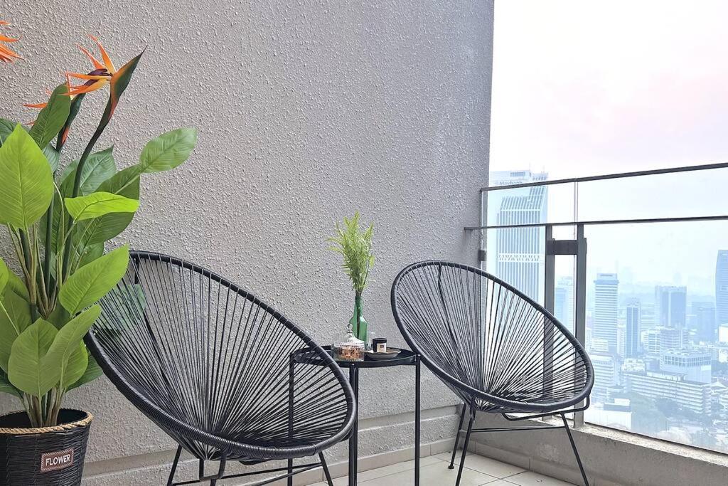 Big Balcony@Bukit Bintang KLCC, Pool, FREE Netflix
