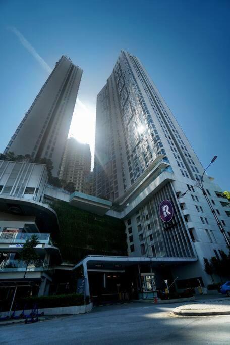 Big Balcony@Bukit Bintang KLCC, Pool, FREE Netflix