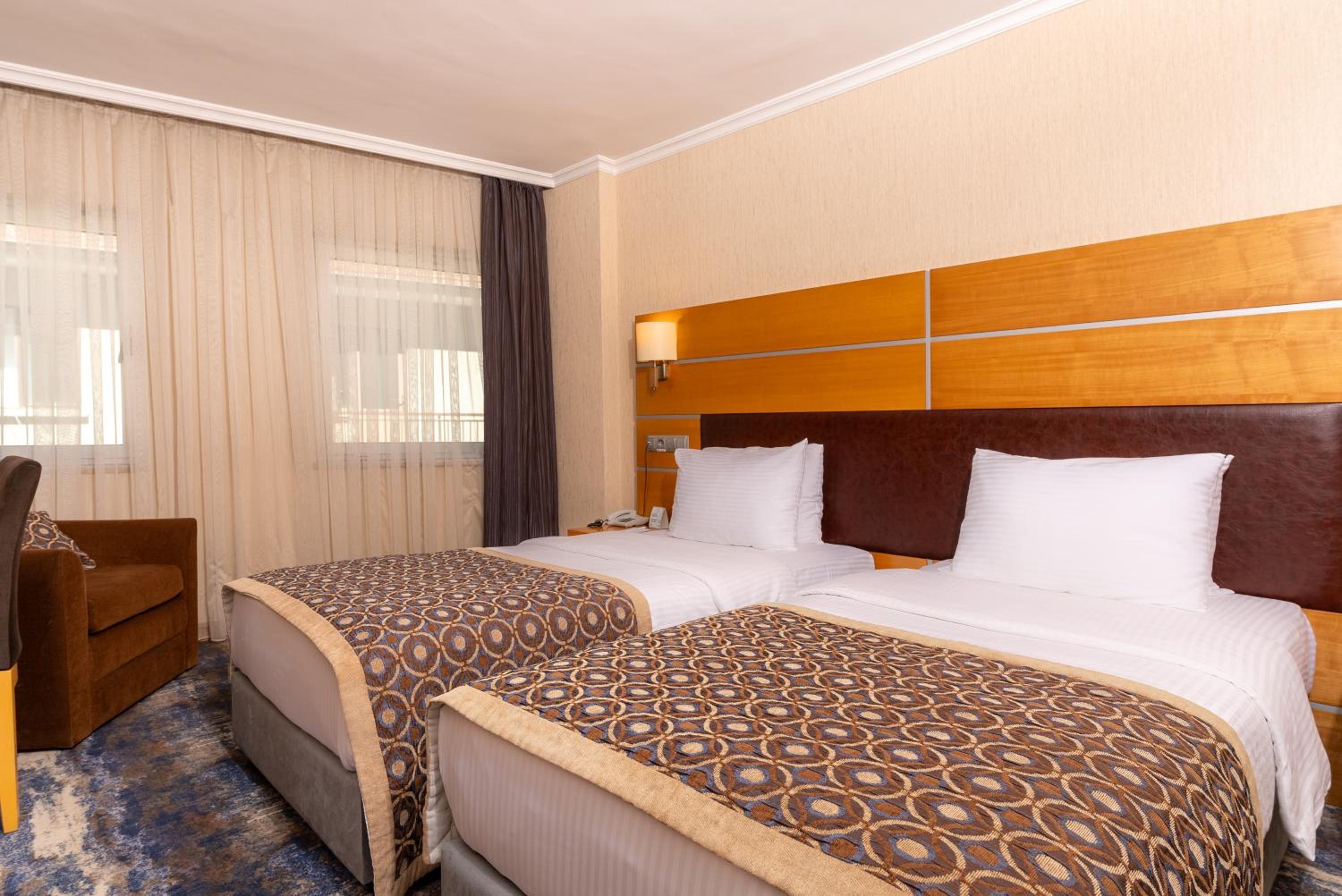 Ankara Plaza Hotel - Image 9