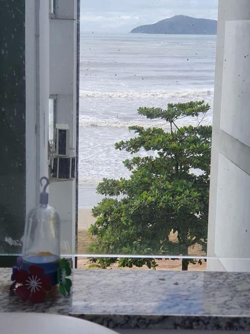 Itajaçu Frente Mar vista Lateral BC