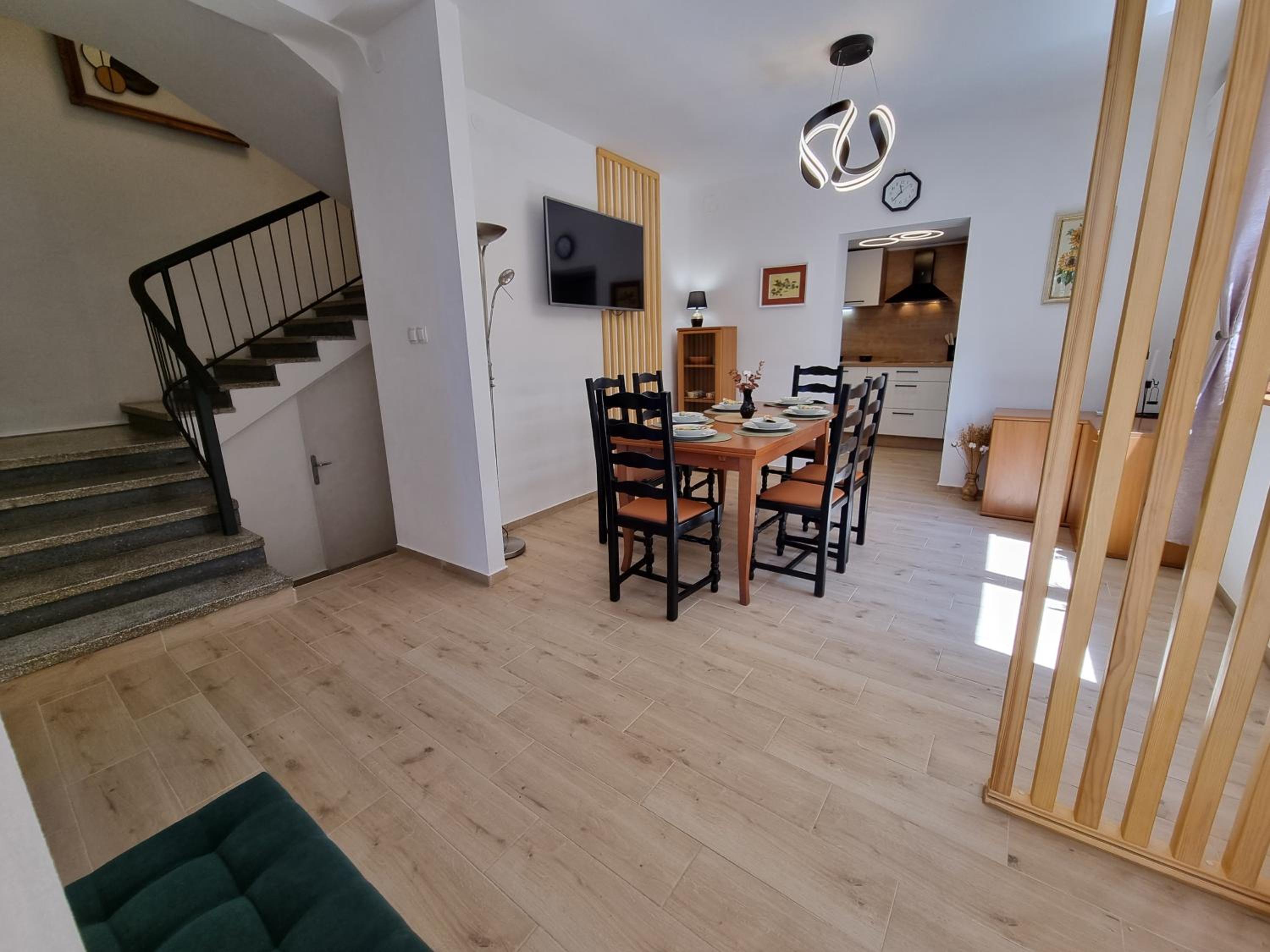 BRUNO Apartment with 4 bedrooms near beach view 4