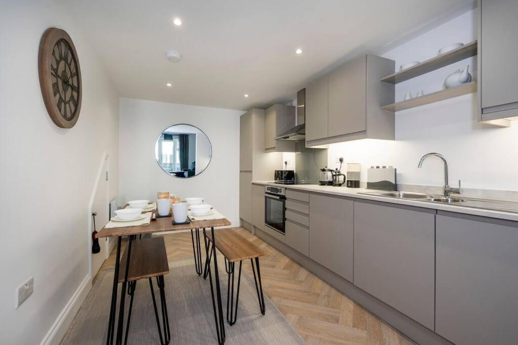 3 King Charles Court, Sudbury view 2