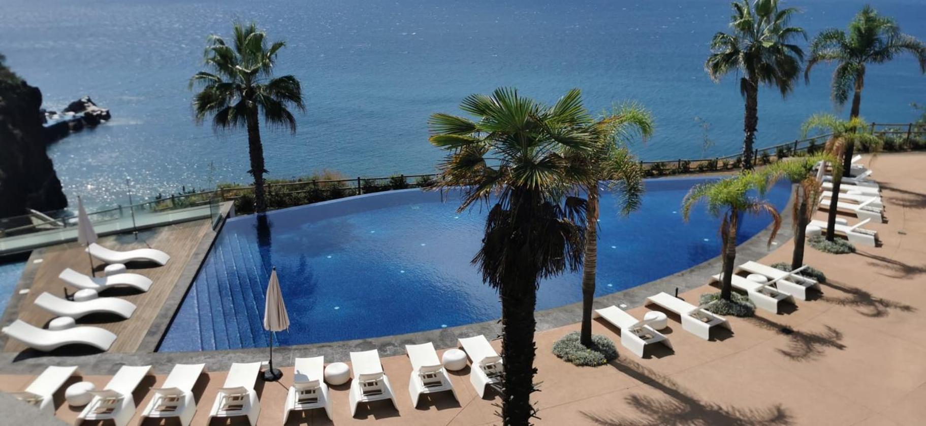 Suite BM - 3 Pools-Gym-AC-Huge Balcony Sea View view 5