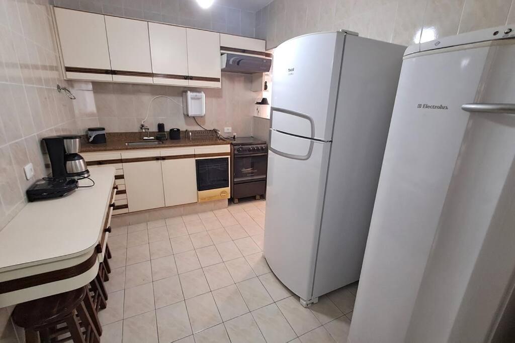 Lindo Apto - Amplo - Perto da Praia Enseada