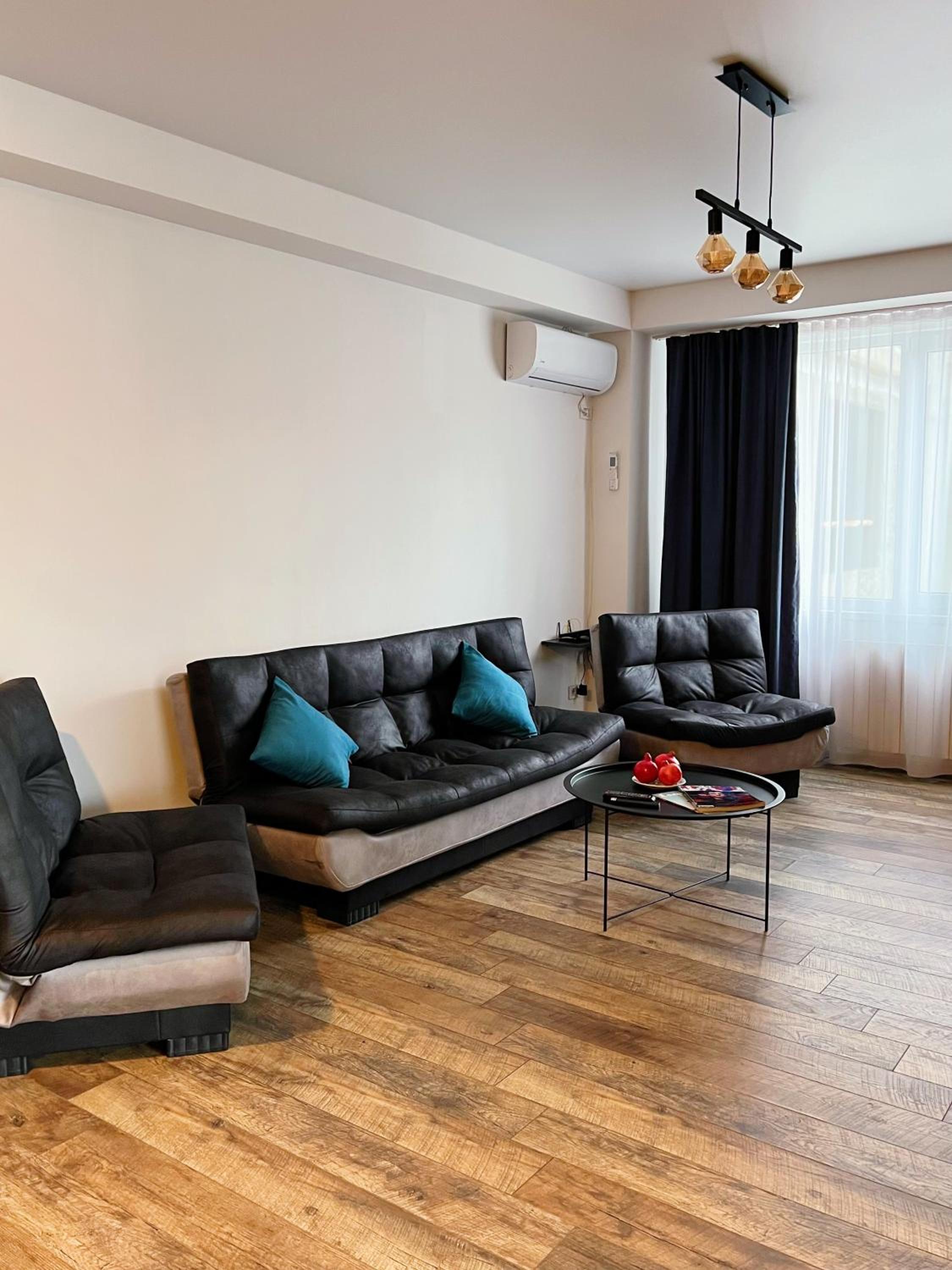 Cozy big flat with huge balcony view 4