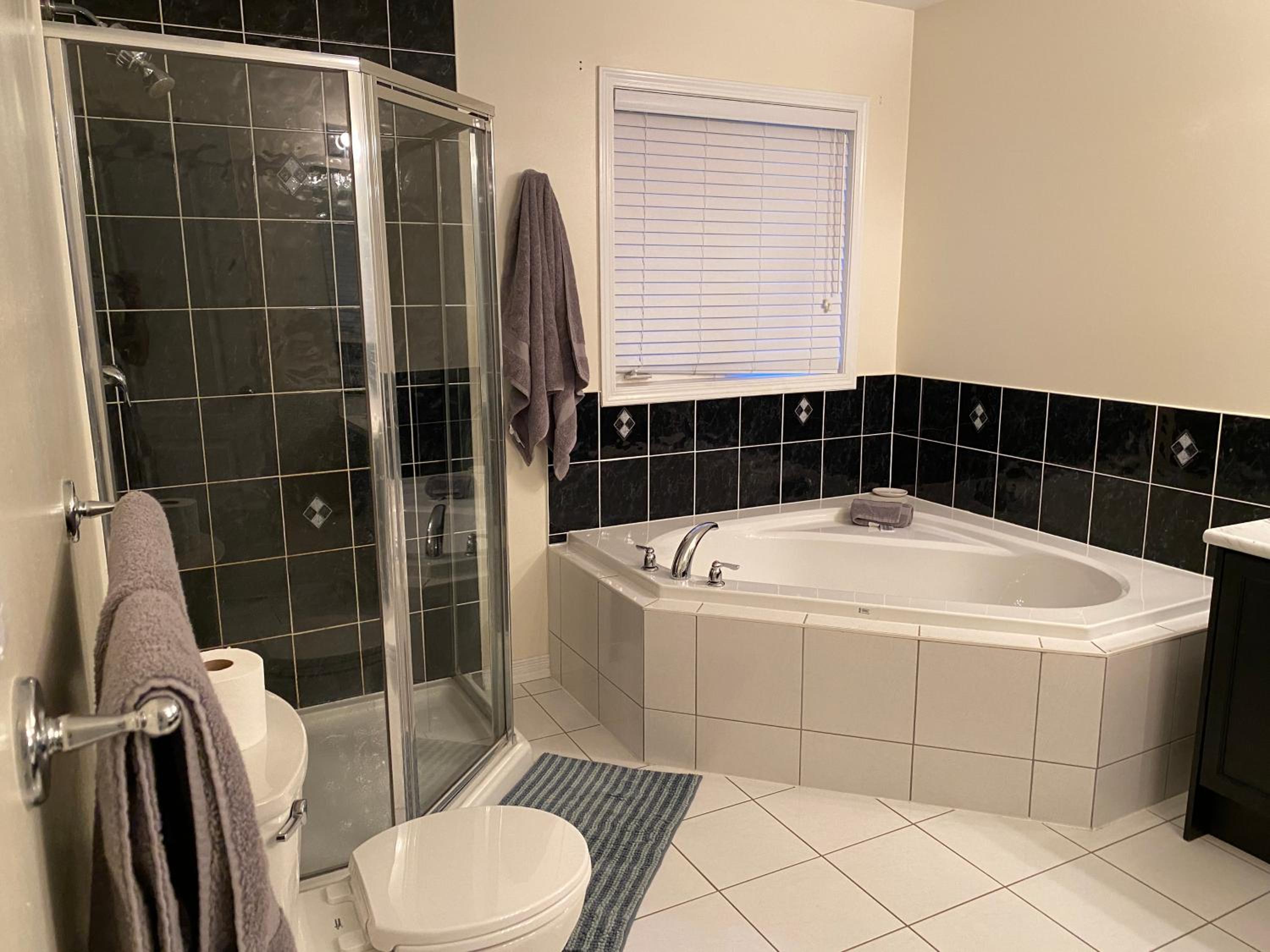 Spacious 5BR Home for Families & Business Travelers