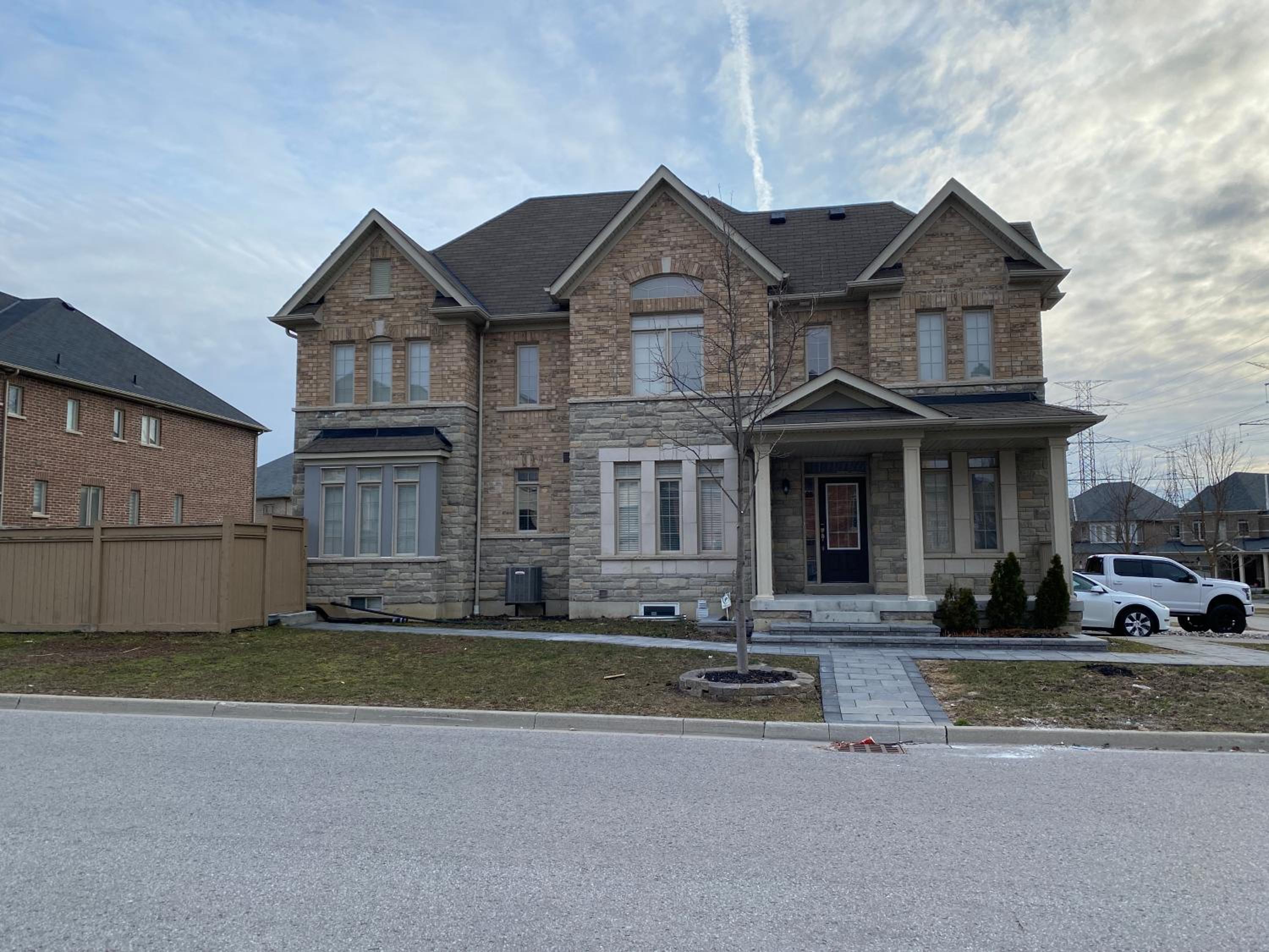Spacious 5BR Home for Families & Business Travelers