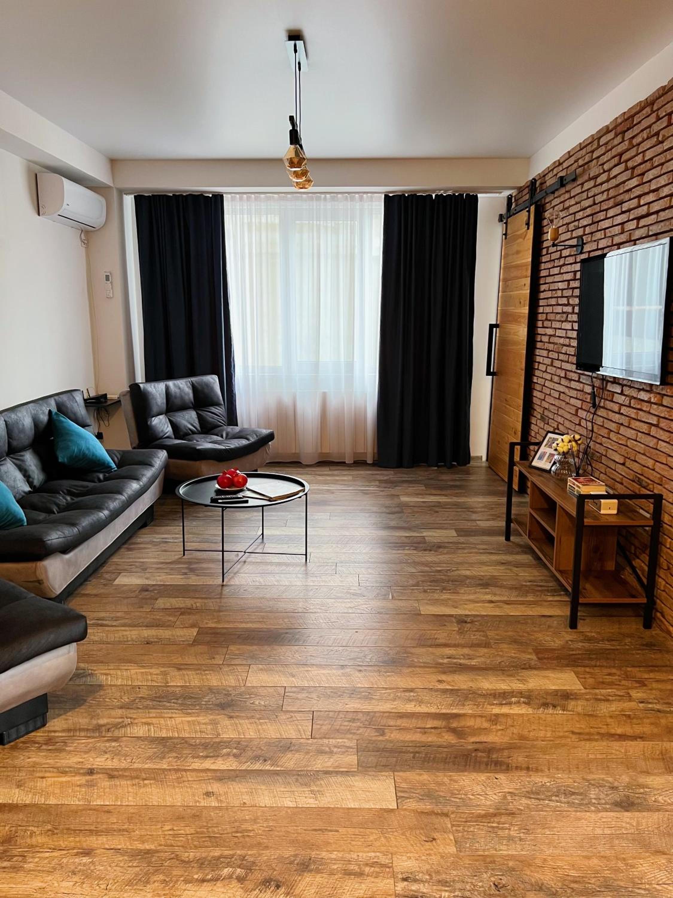 Cozy big flat with huge balcony view 2