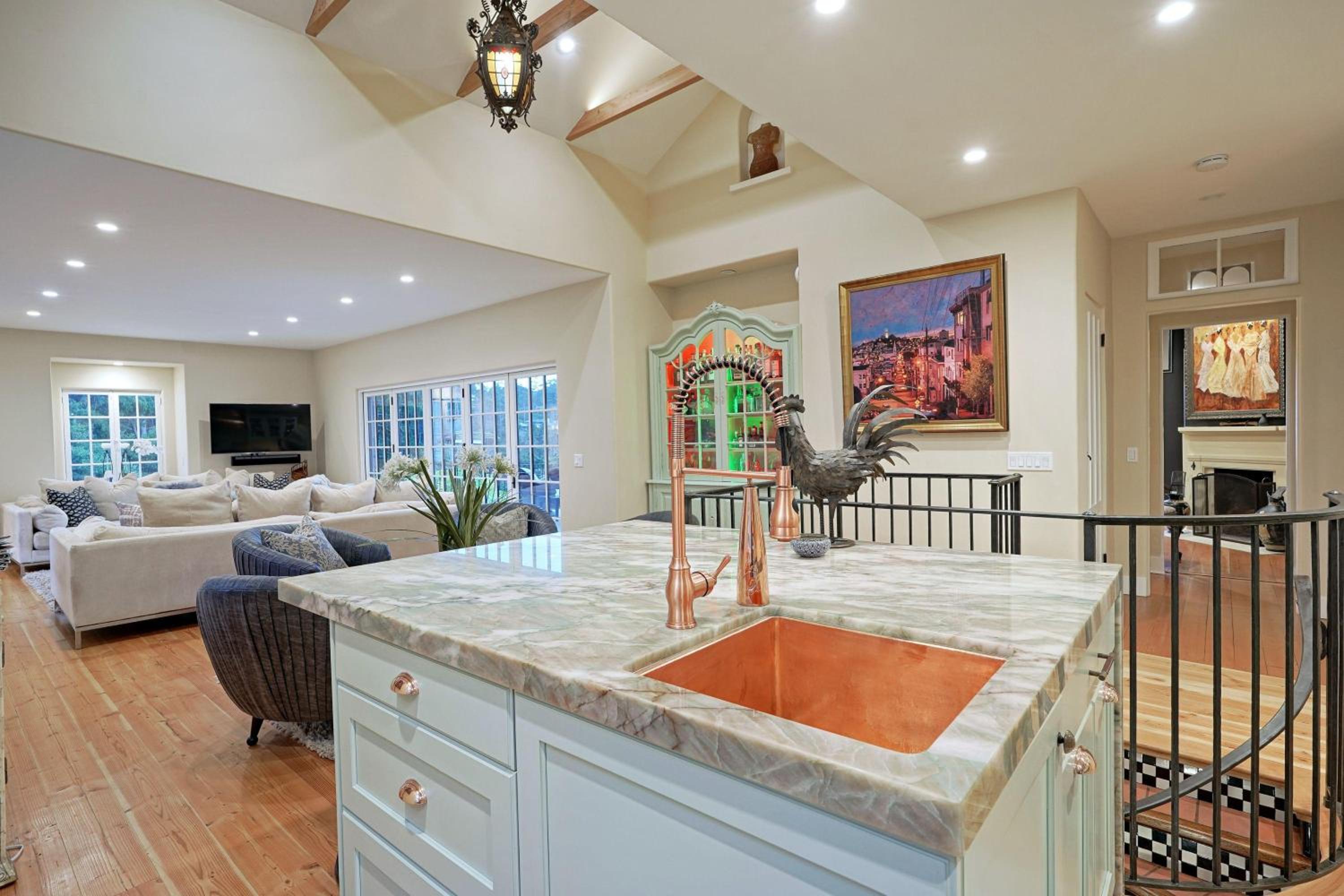 LX41: Ocean View Historic Villa