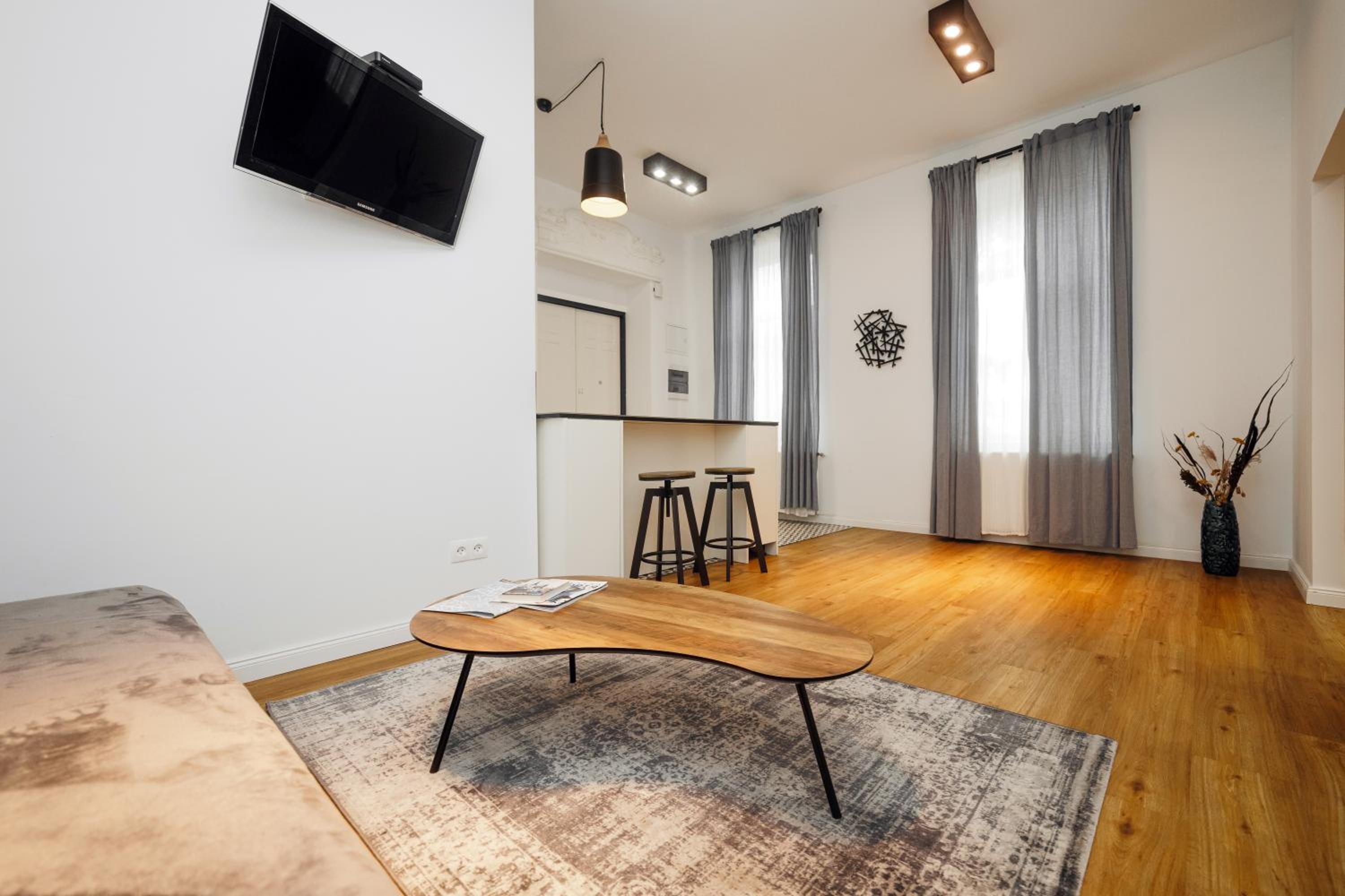 Well located cozy place view 4