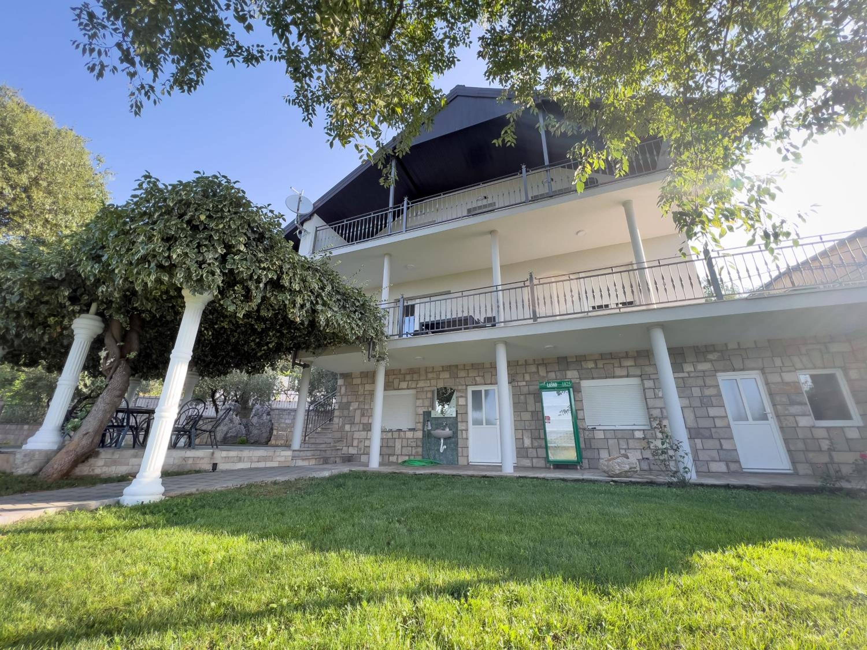 Villa Ellie
