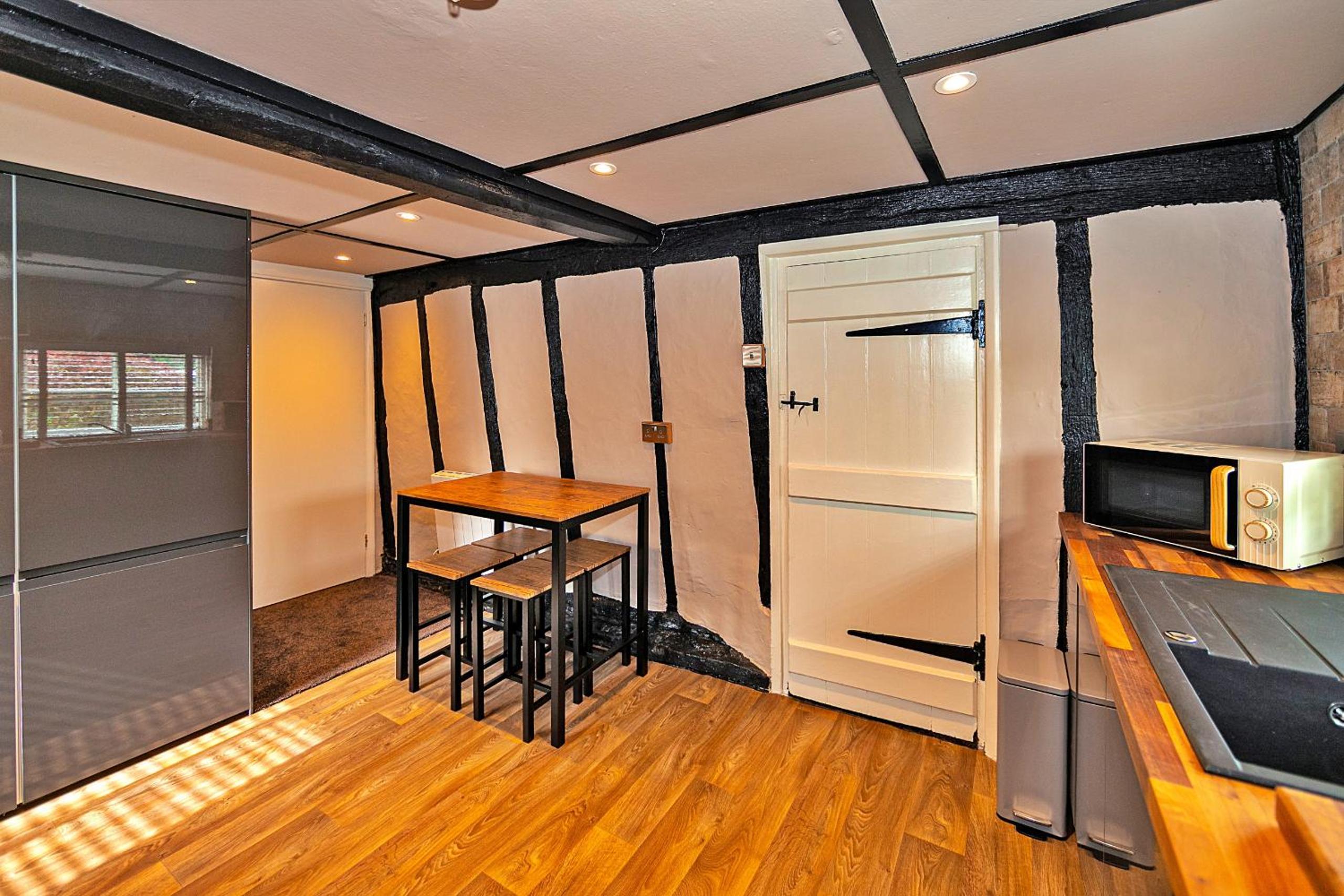 Finest Retreats - Chocolate Box Cottage