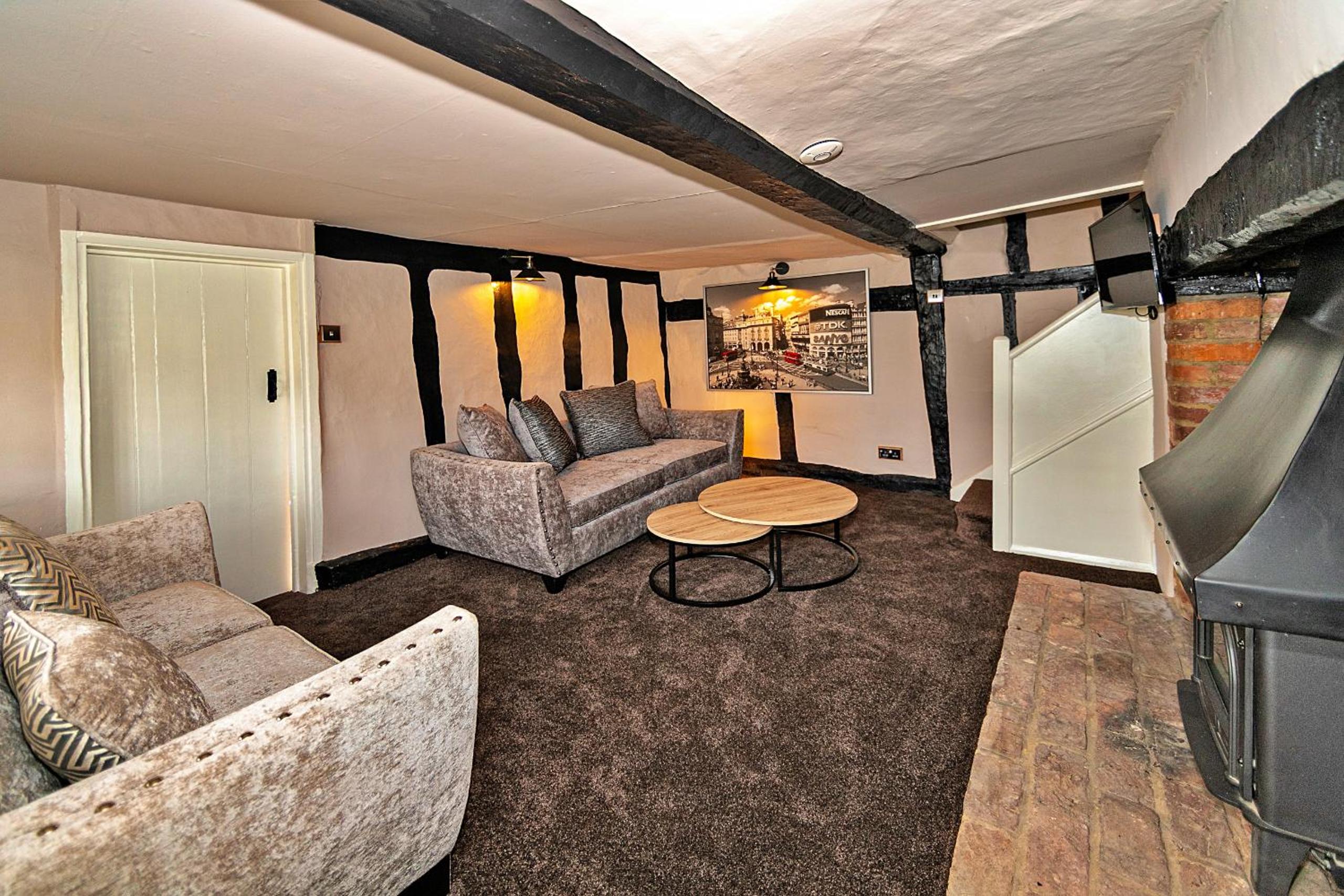 Finest Retreats - Chocolate Box Cottage