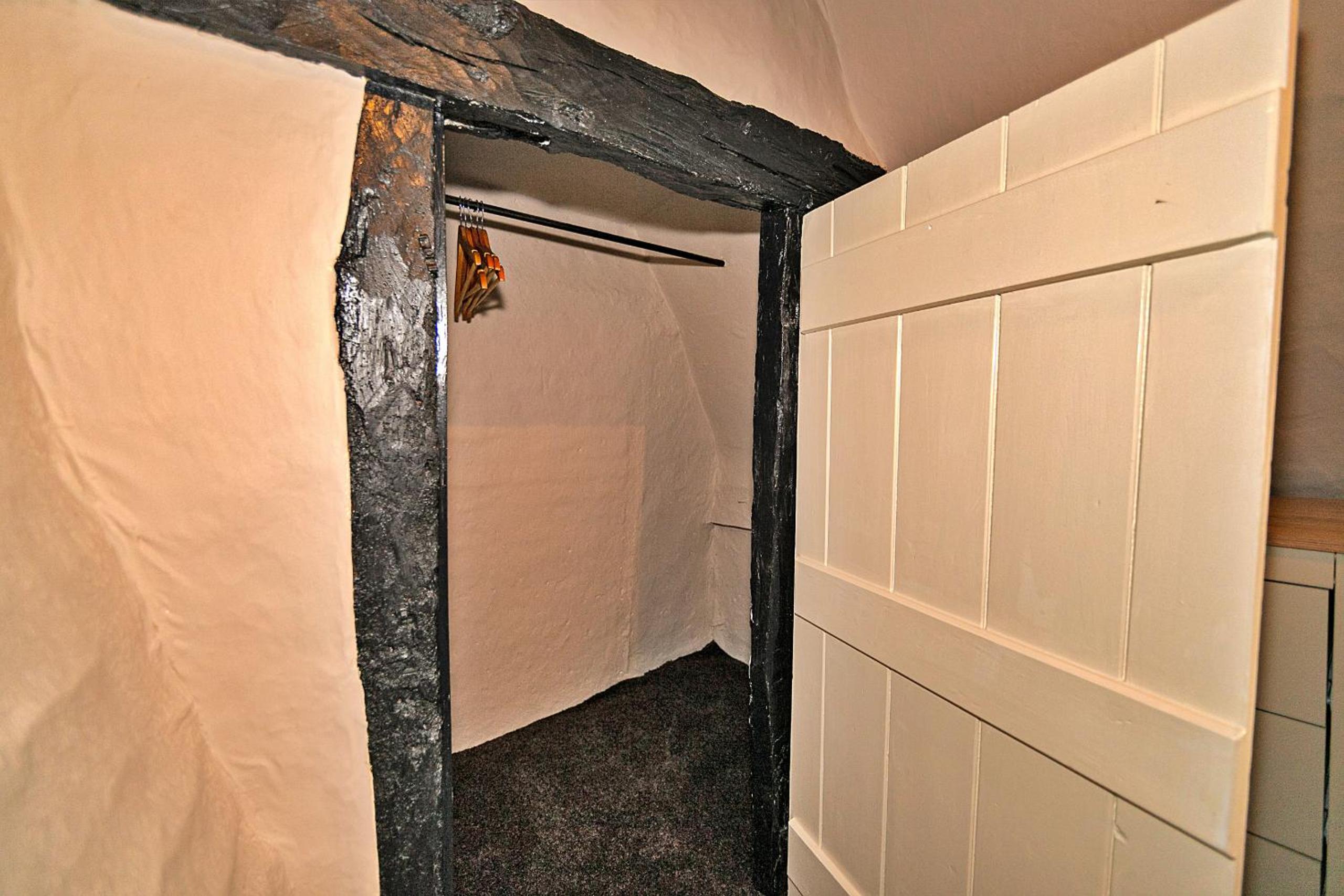 Finest Retreats - Chocolate Box Cottage