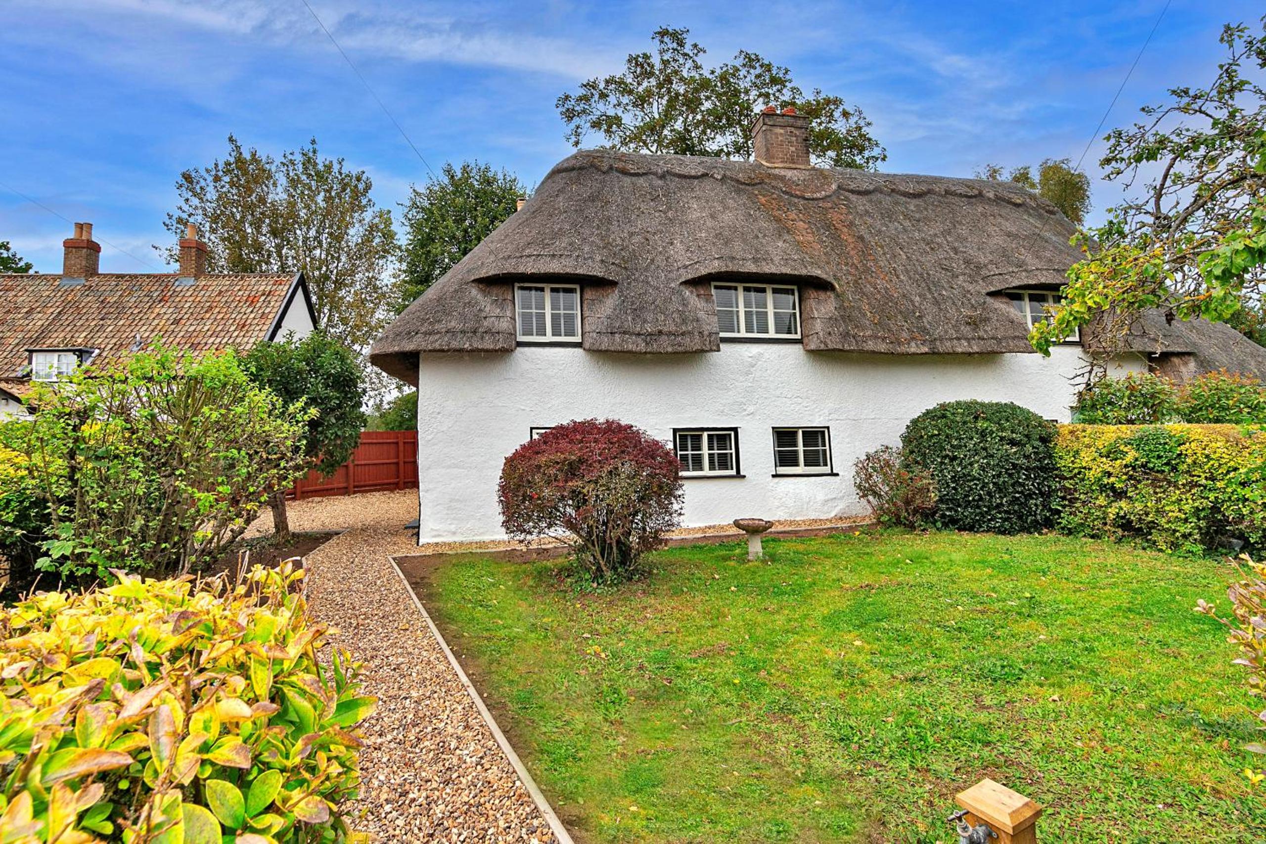 Finest Retreats - Chocolate Box Cottage