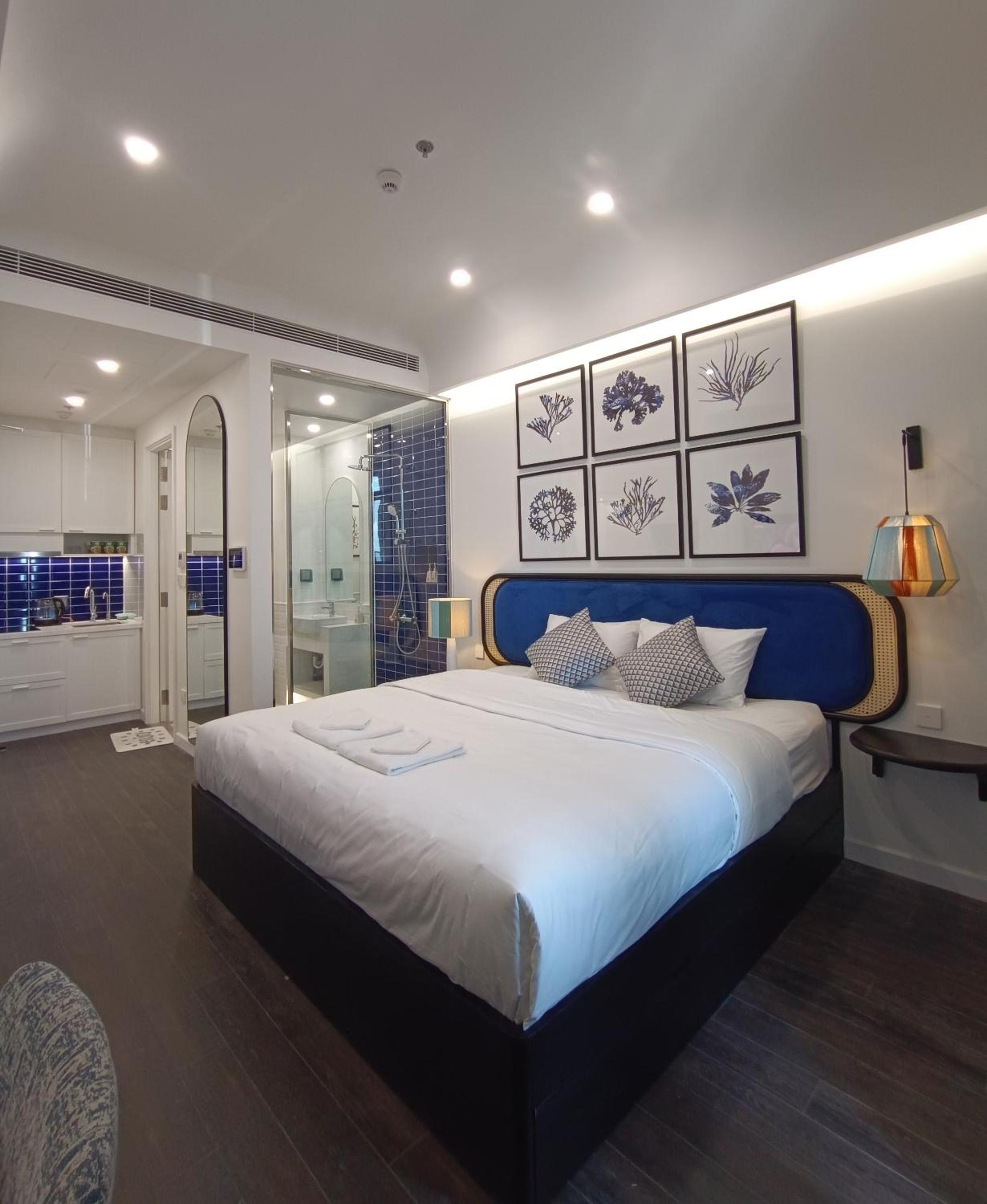 Dualkey Seaview Apartment view 5