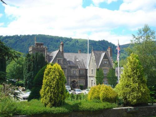 Maenan Abbey Hotel view 3
