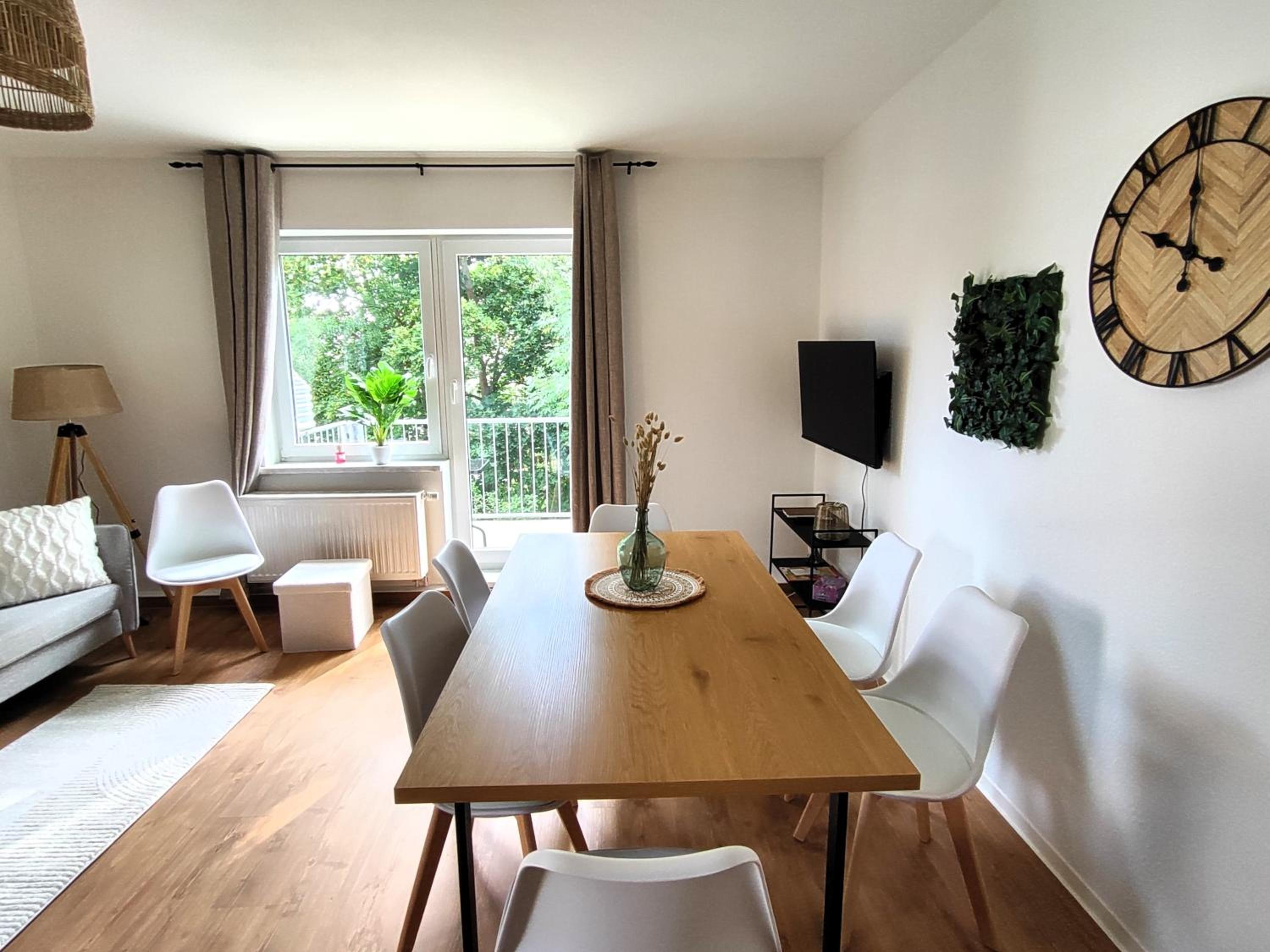 BohnApartments Bechstein - sehr ruhig - 3 Schlafzimmer - Balkon - Stellplätze- WLAN - Vollausstattung