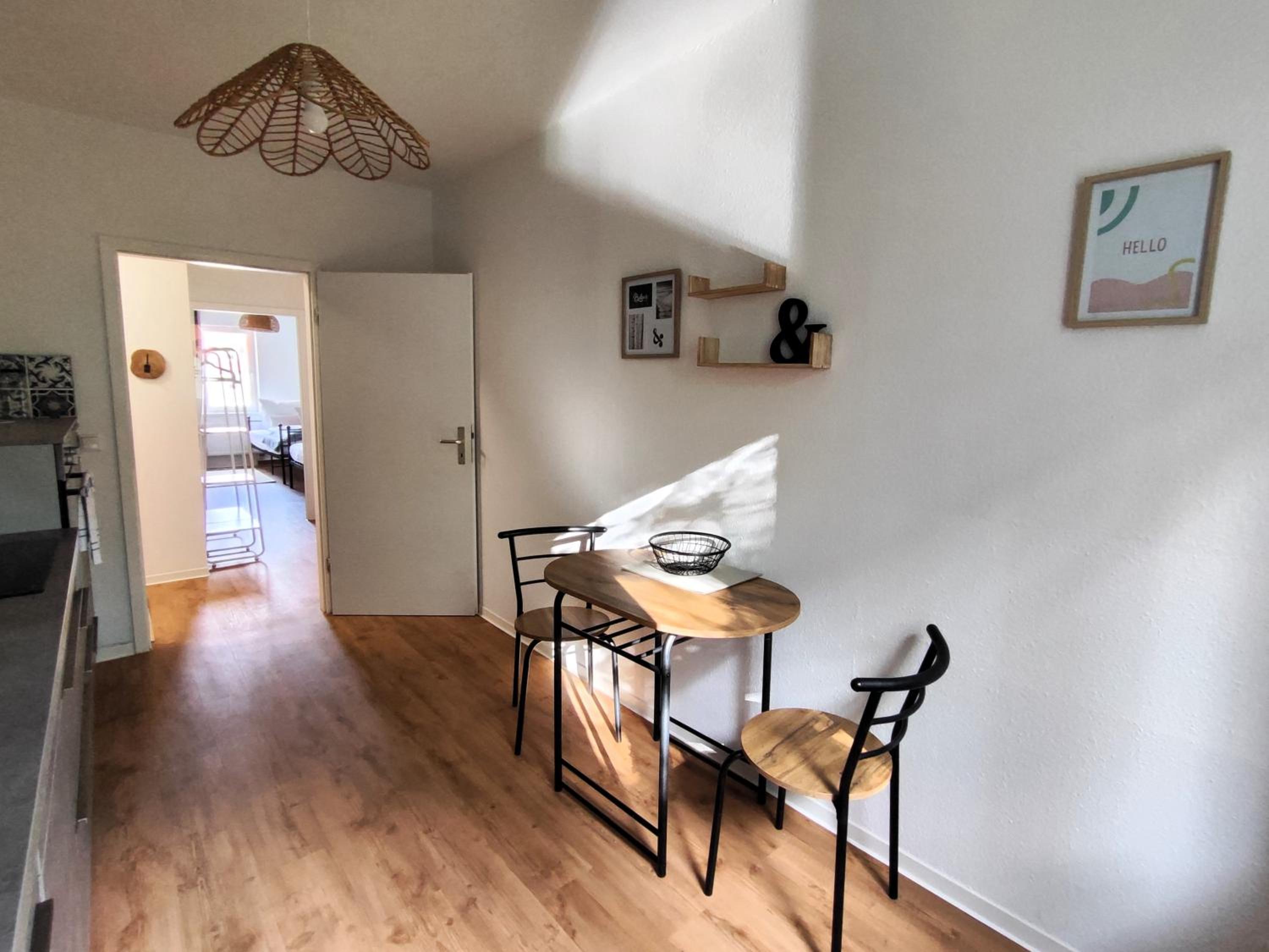 BohnApartments Bechstein - sehr ruhig - 3 Schlafzimmer - Balkon - Stellplätze- WLAN - Vollausstattung