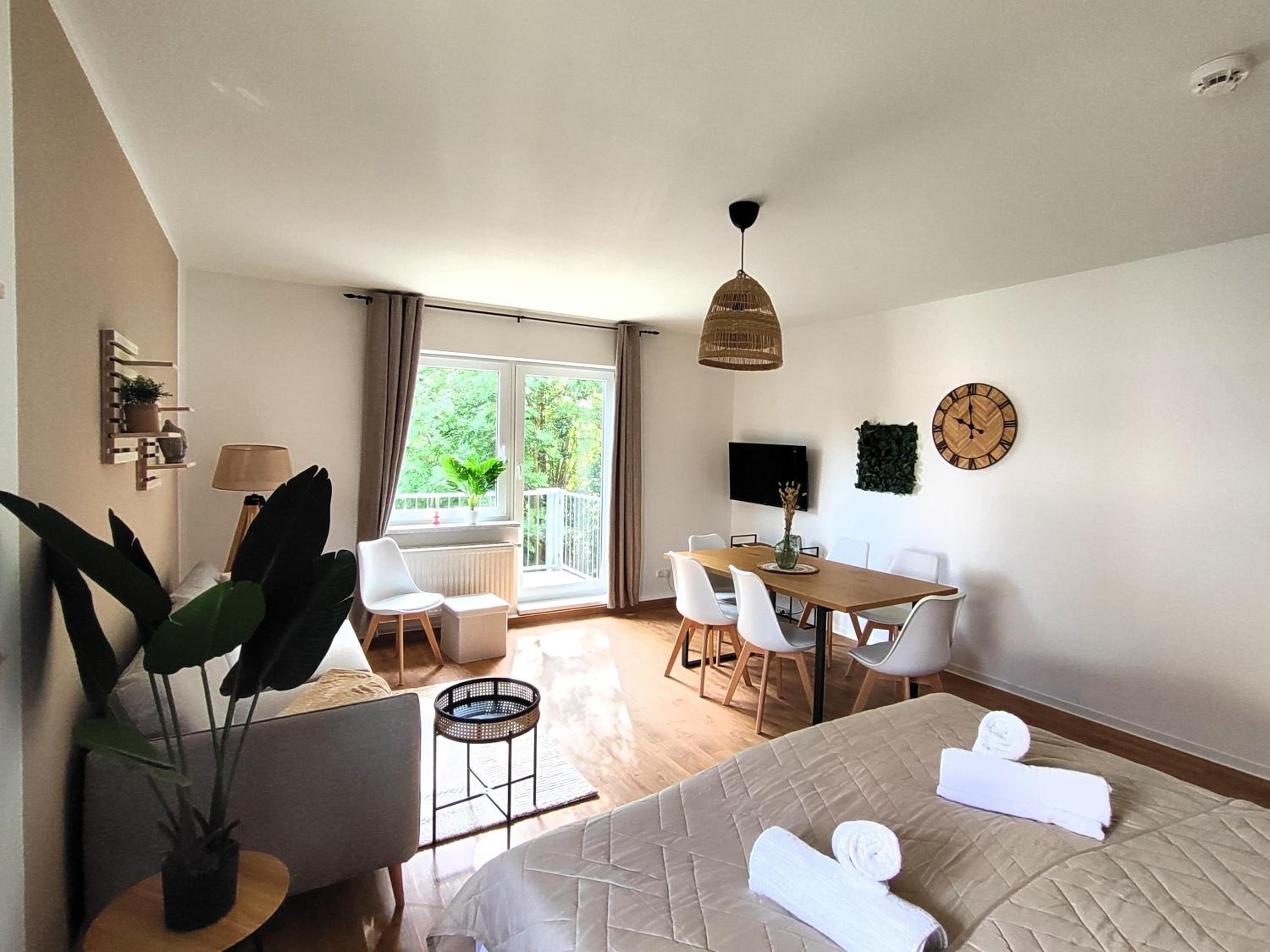 BohnApartments Bechstein - sehr ruhig - 3 Schlafzimmer - Balkon - Stellplätze- WLAN - Vollausstattung