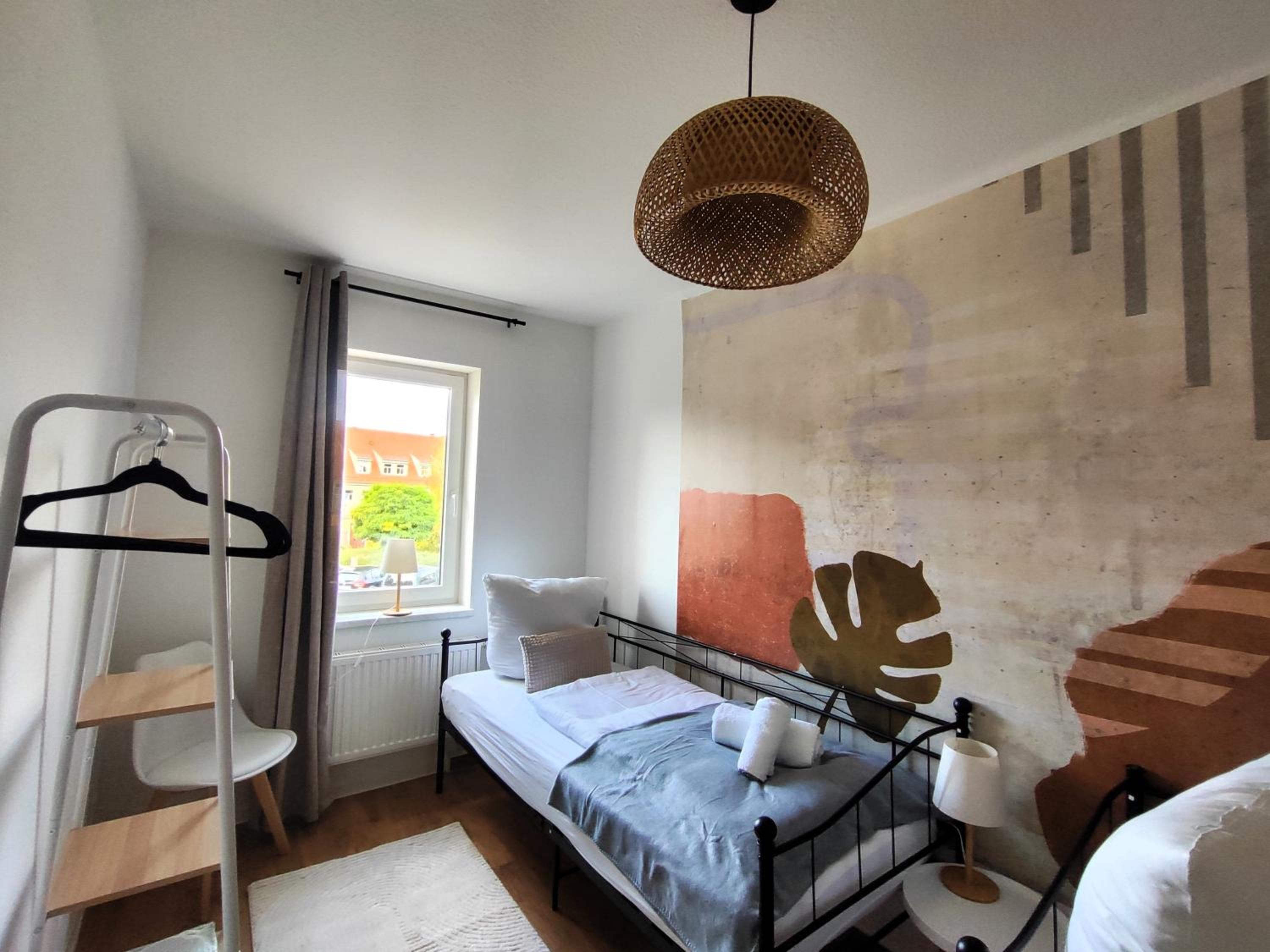 BohnApartments Bechstein - sehr ruhig - 3 Schlafzimmer - Balkon - Stellplätze- WLAN - Vollausstattung