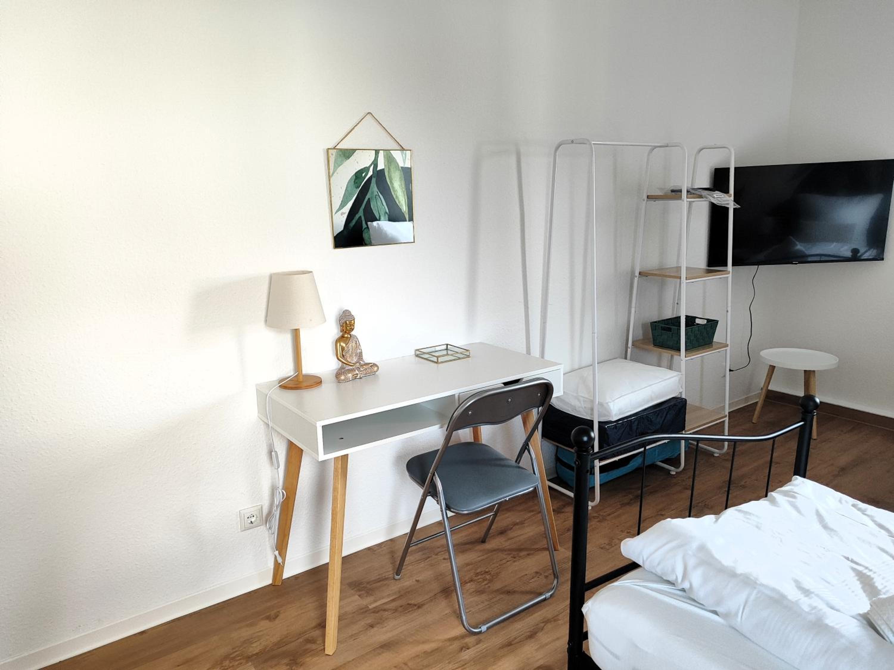 BohnApartments Bechstein - sehr ruhig - 3 Schlafzimmer - Balkon - Stellplätze- WLAN - Vollausstattung