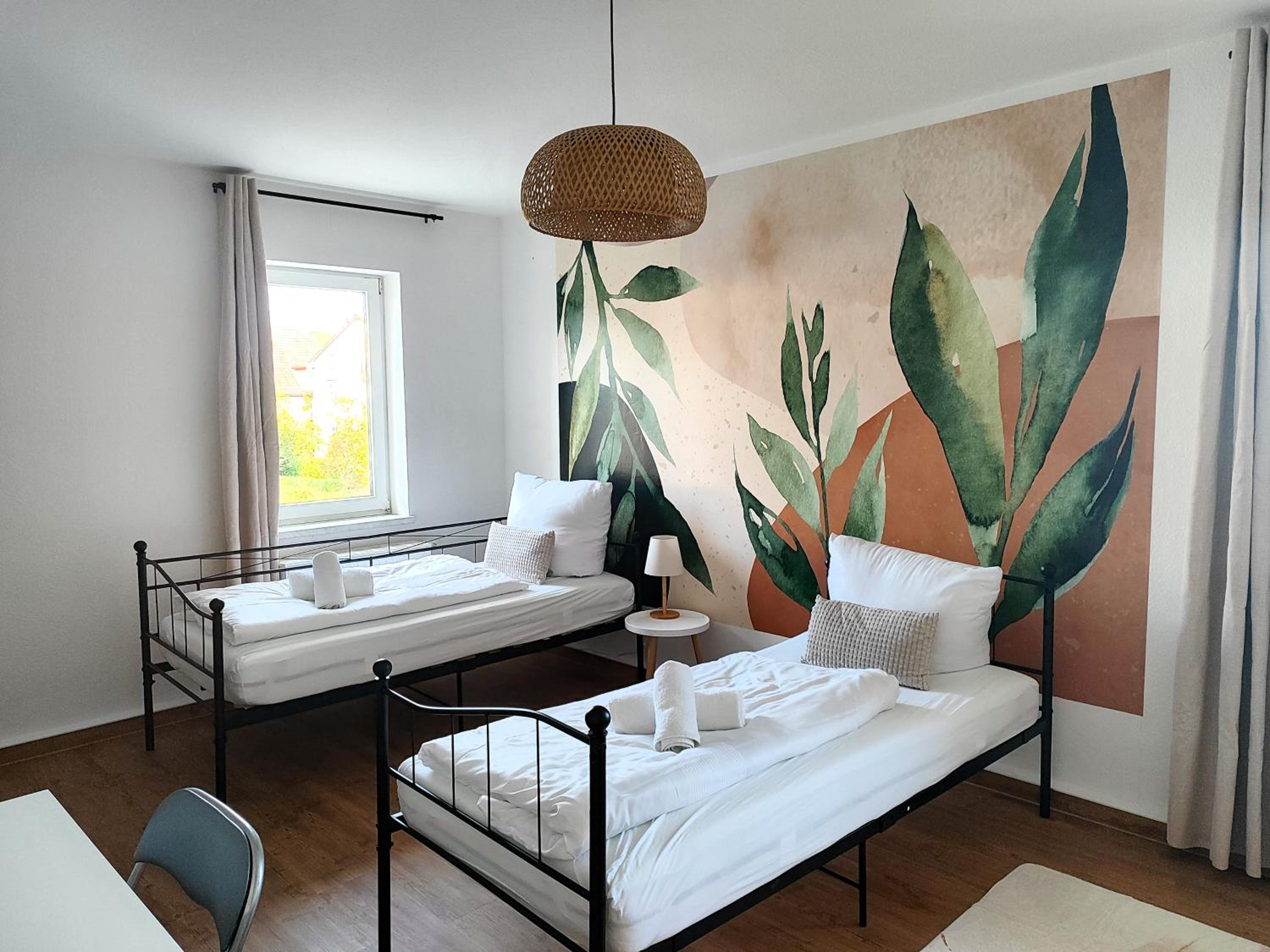 BohnApartments Bechstein - sehr ruhig - 3 Schlafzimmer - Balkon - Stellplätze- WLAN - Vollausstattung