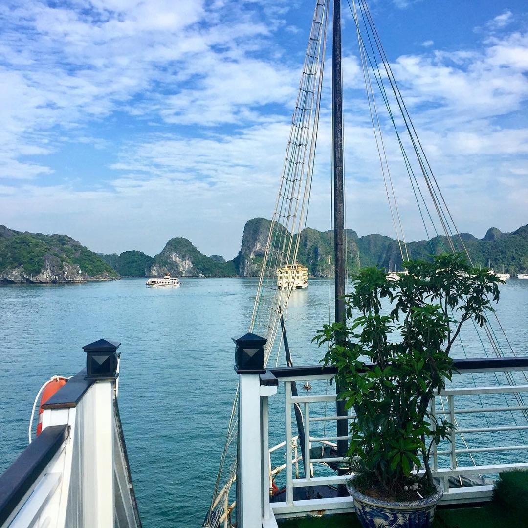 Minh Hằng Cruise view 3