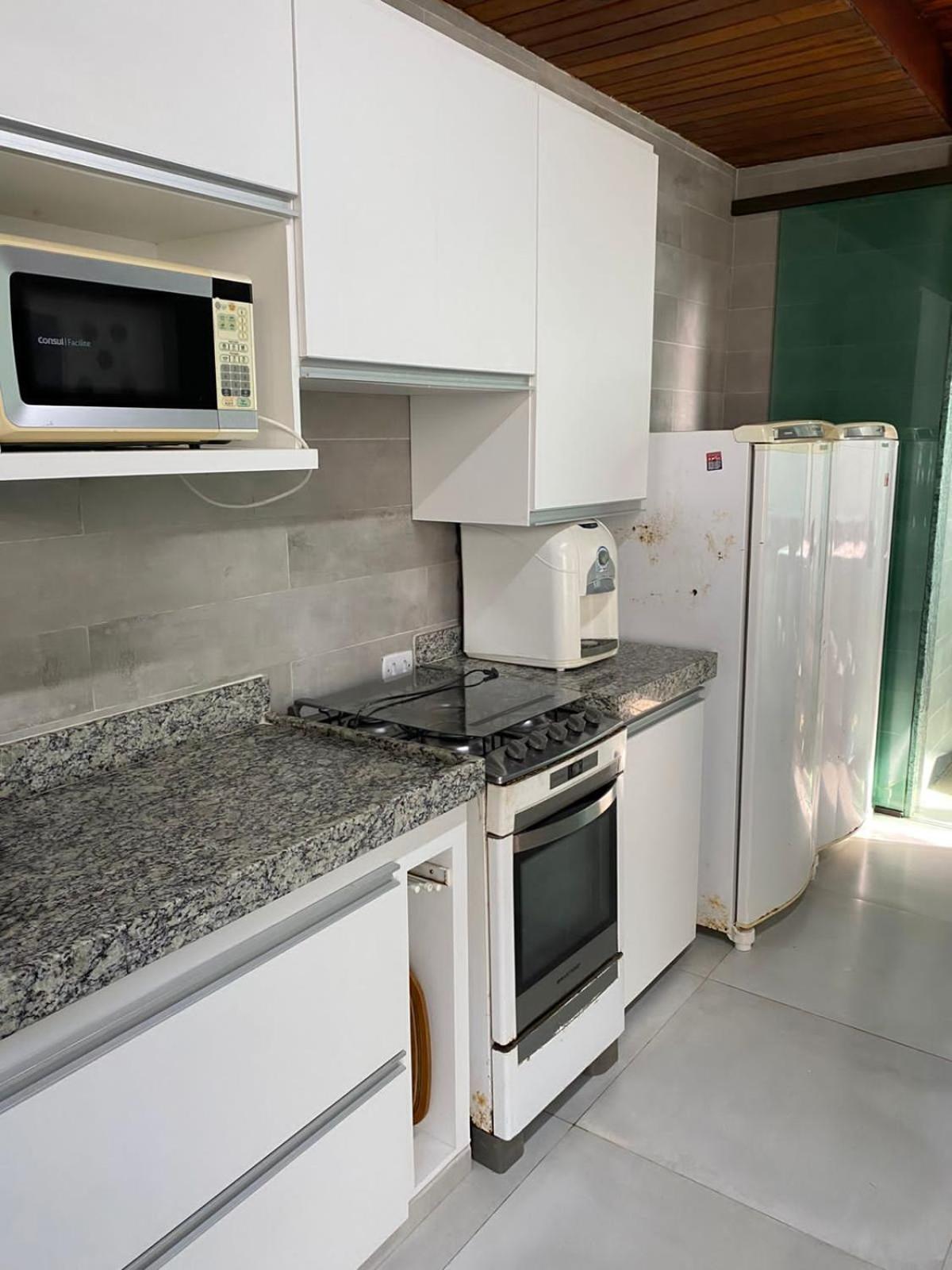 Linda casa duplex no condomínio Village Carneiros