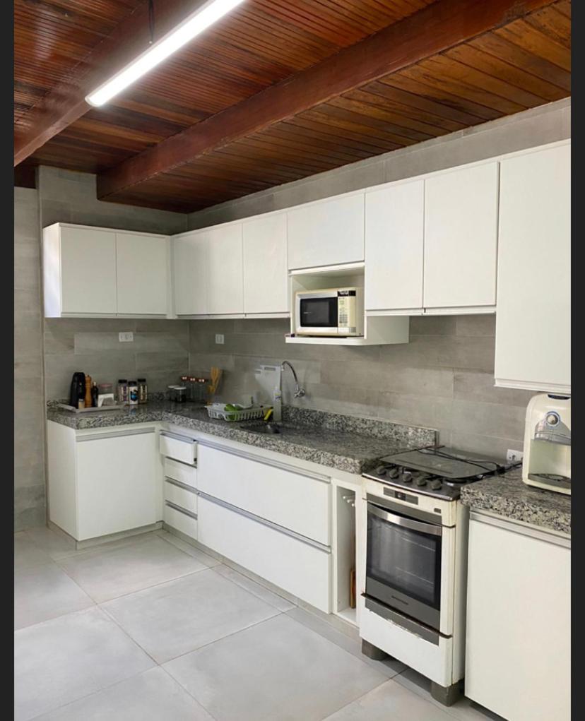 Linda casa duplex no condomínio Village Carneiros