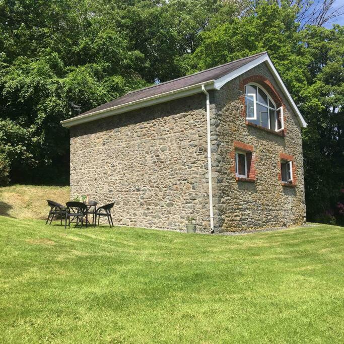 Beautiful Garden Cottage, close to Llandeilo.