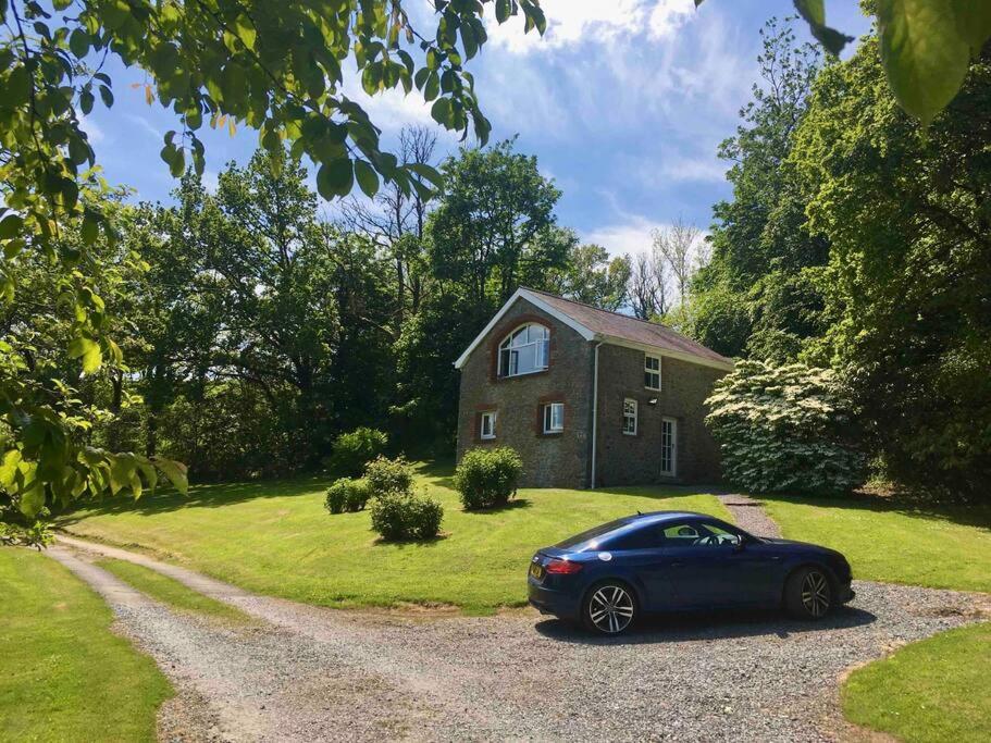Beautiful Garden Cottage, close to Llandeilo.
