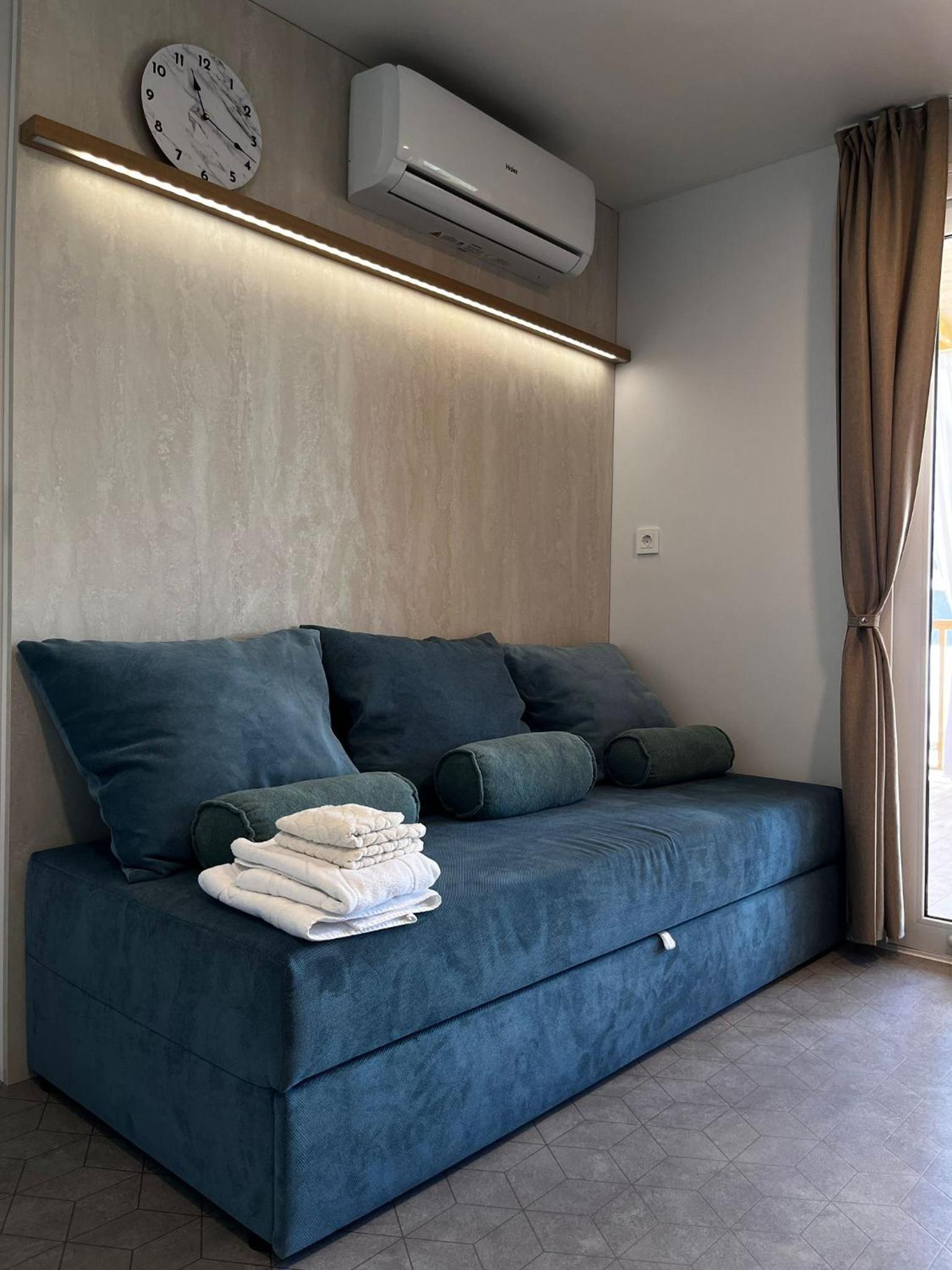 Mobile home Olive Leaf view 4