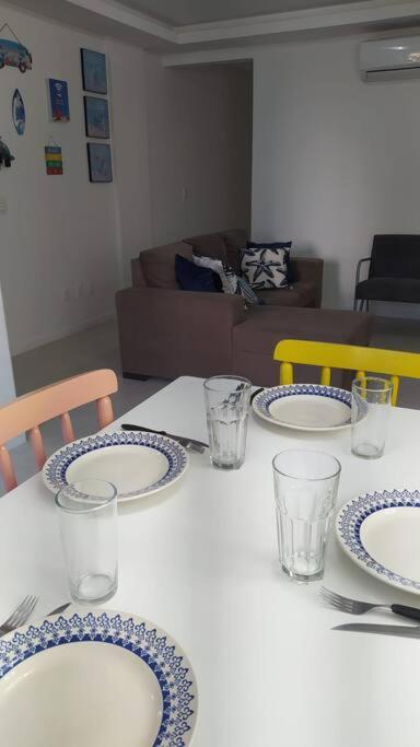 Apartamento em palmas gov celso ramos 70 m do mar