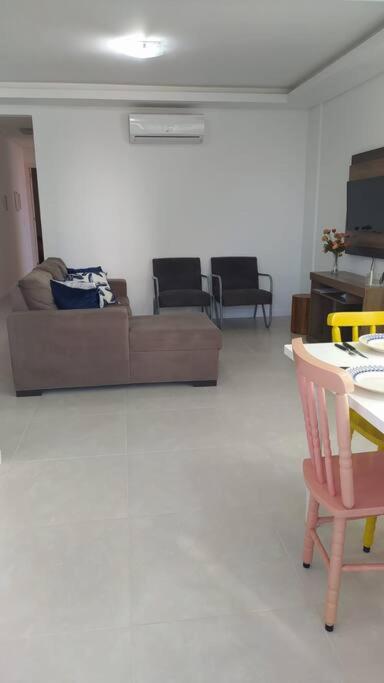 Apartamento em palmas gov celso ramos 70 m do mar