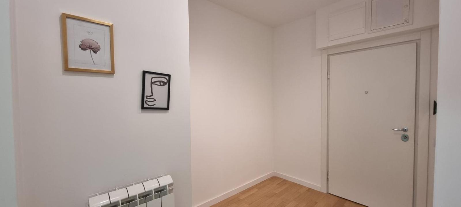 New luxury suite near St Sava Temple with garage view 4