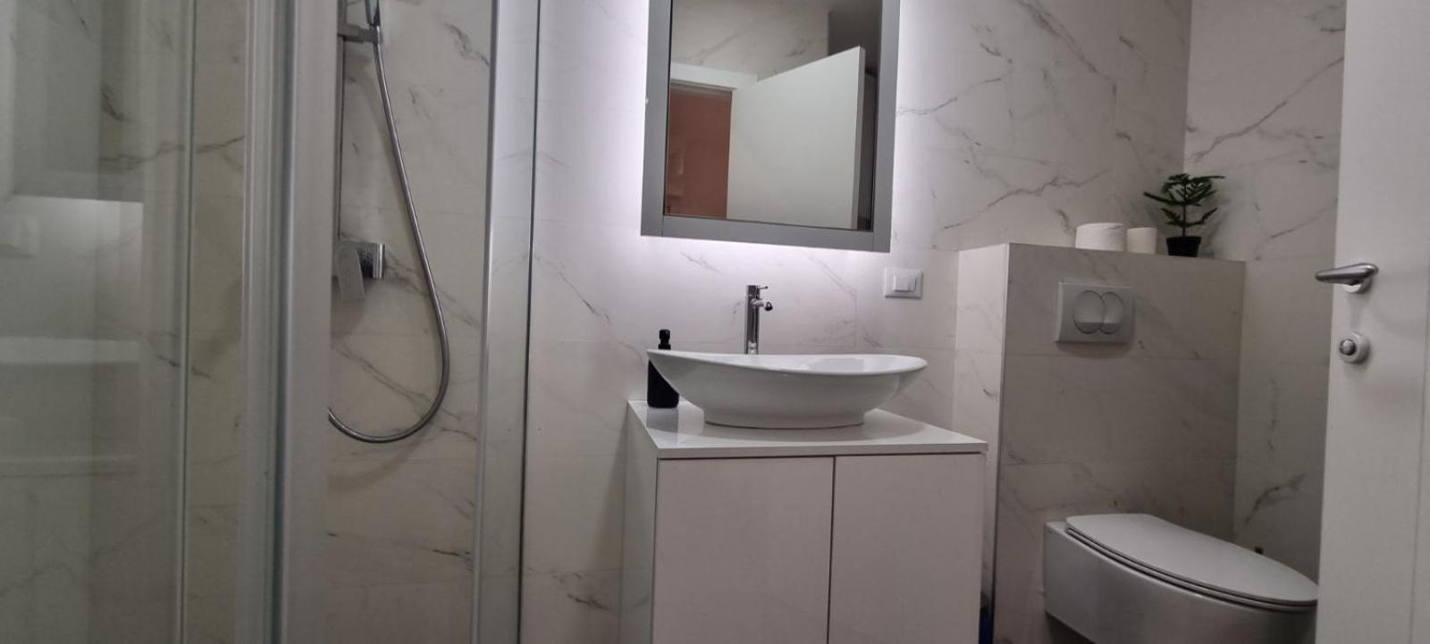 New luxury suite near St Sava Temple with garage view 5