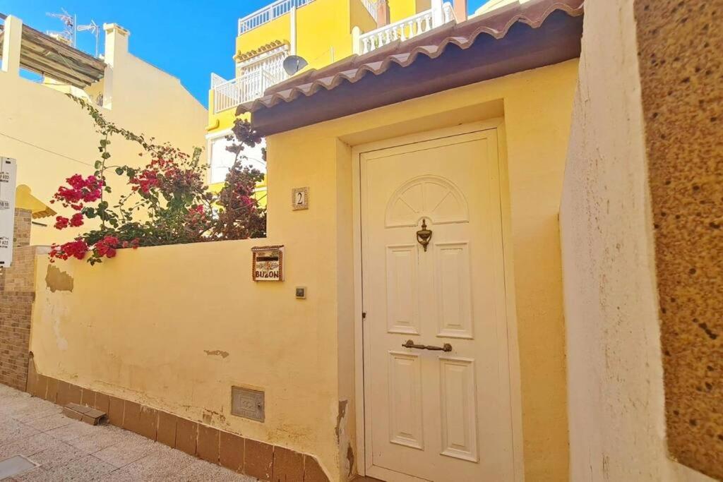 Mar Azul Primera línea de mar, casa privada con patio y solarium 