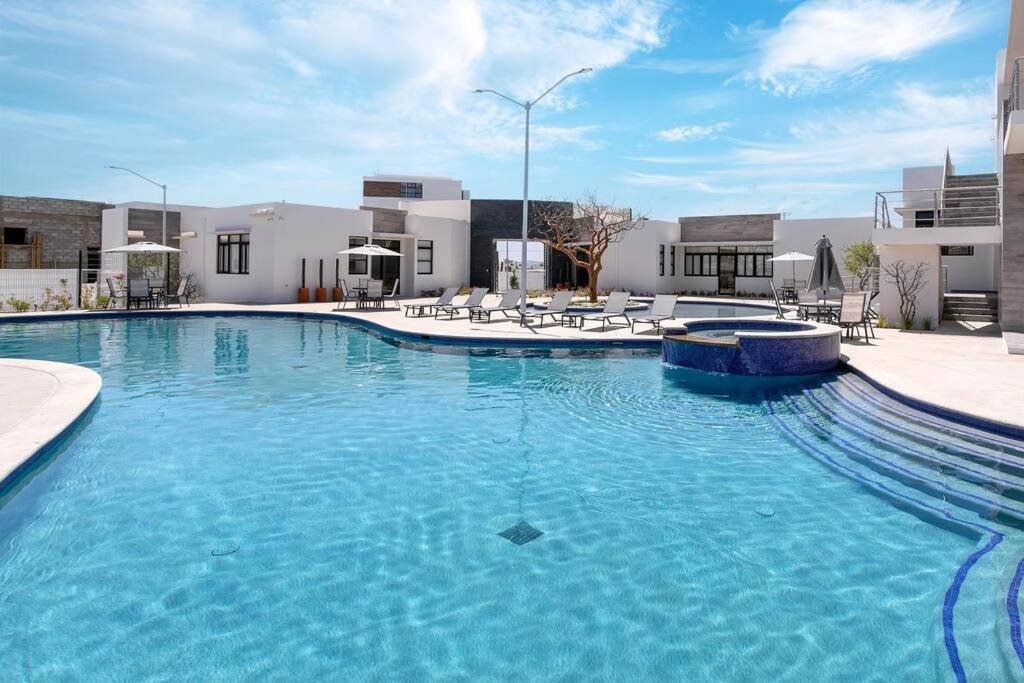 Spectacular New 3BDR Condo at Duara! view 3